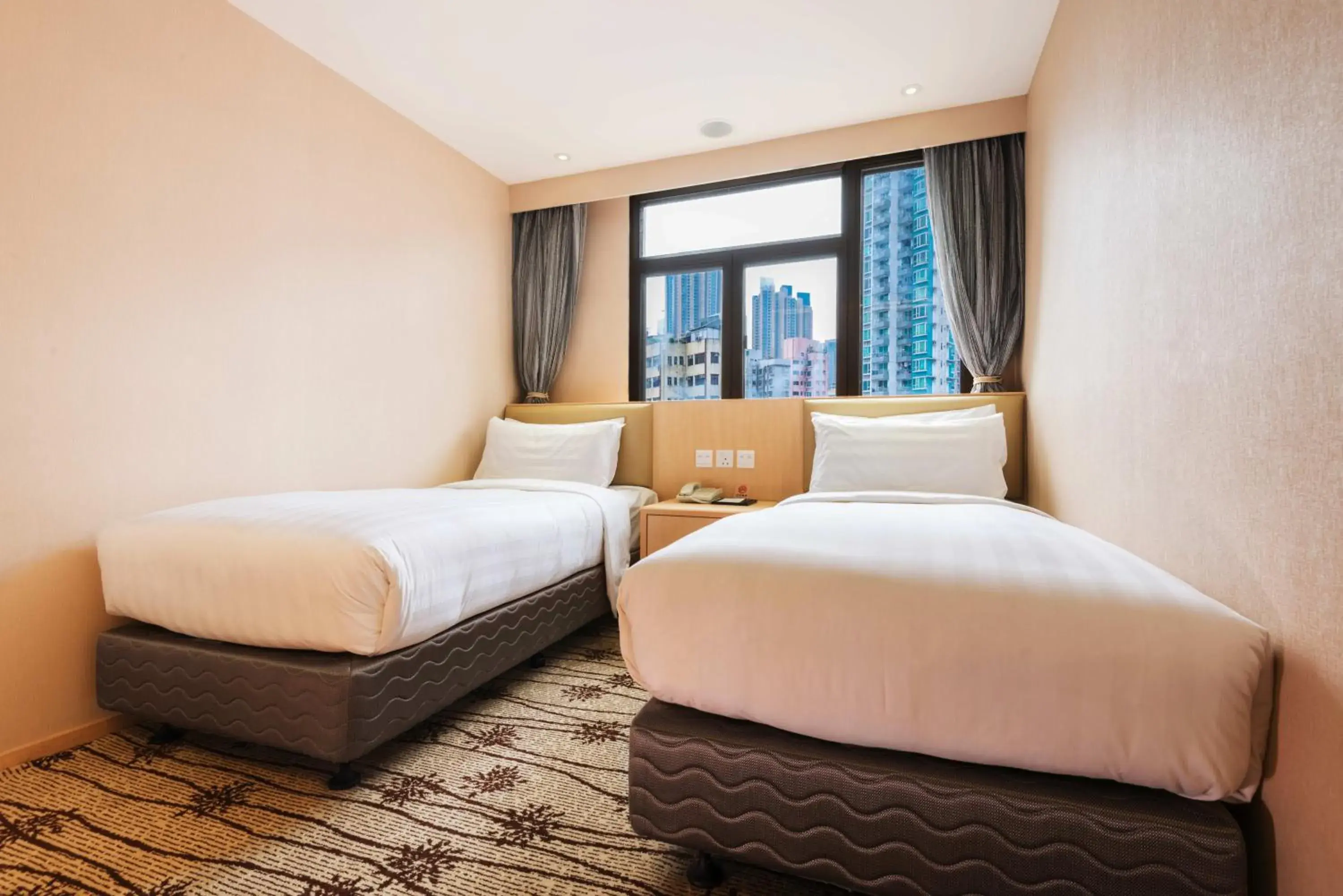 Property building, Bed in Metropark Hotel Mongkok Property building, Bed in Metropark Hotel Mongkok