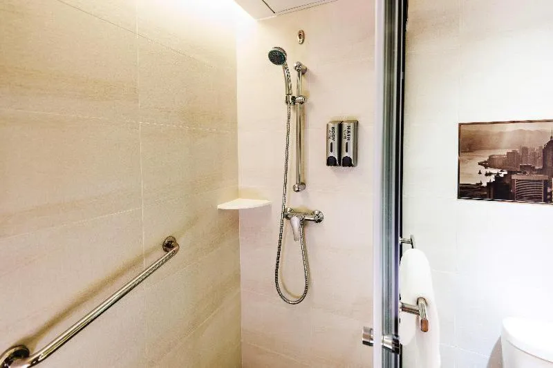 Property building in Metropark Hotel Mongkok