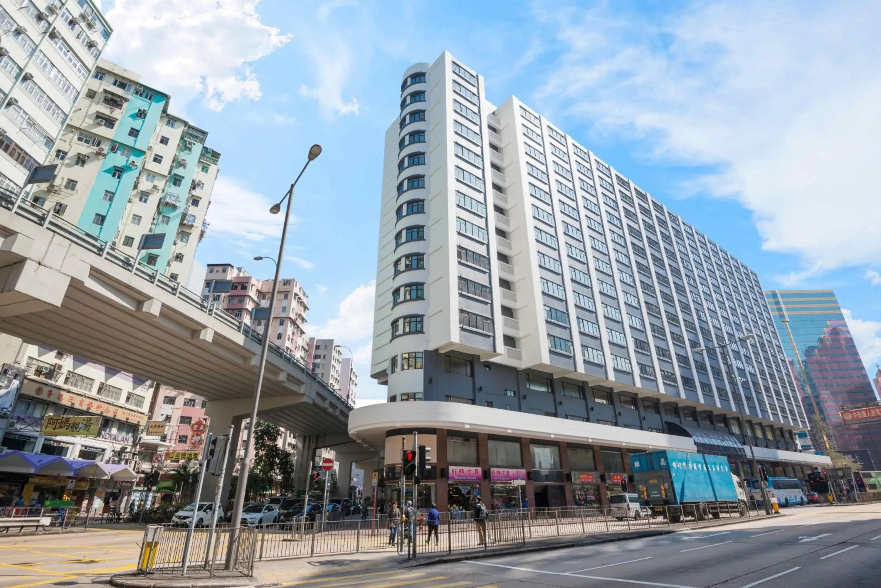 Property building in Metropark Hotel Mongkok Property building in Metropark Hotel Mongkok