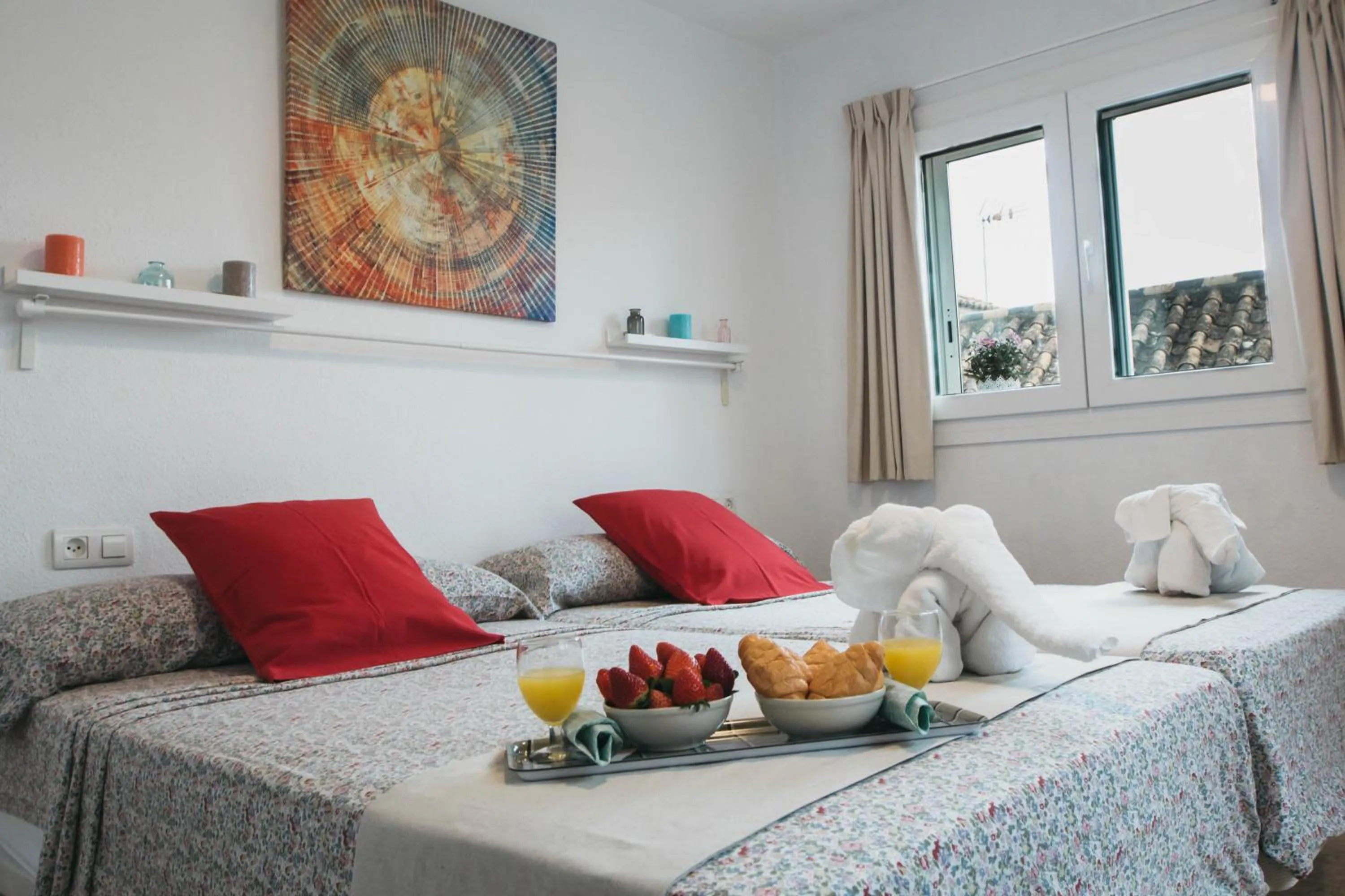 Bedroom, Bed in Marqués de Guadiaro 1 Apartamentos