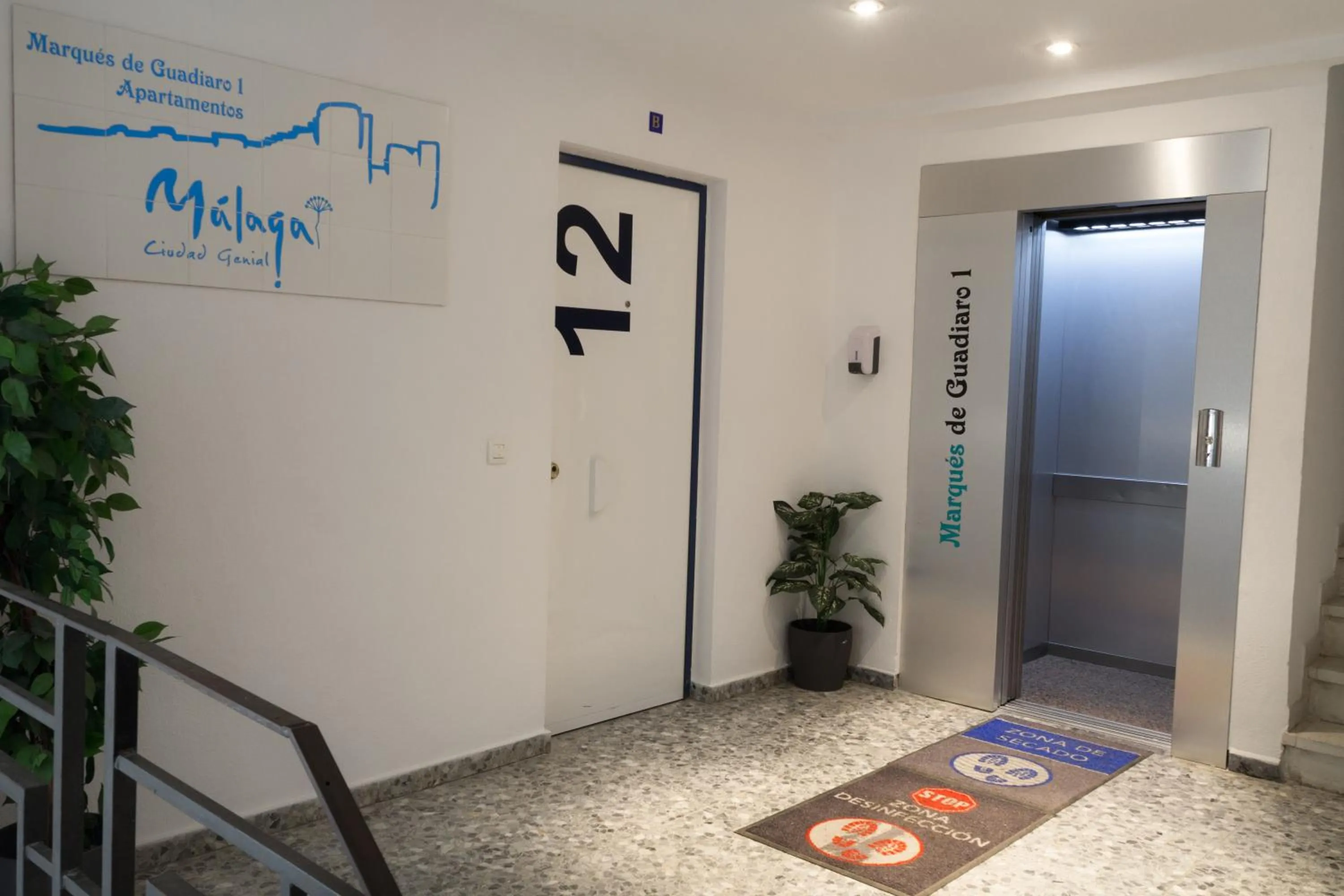 Lobby or reception in Marqués de Guadiaro 1 Apartamentos
