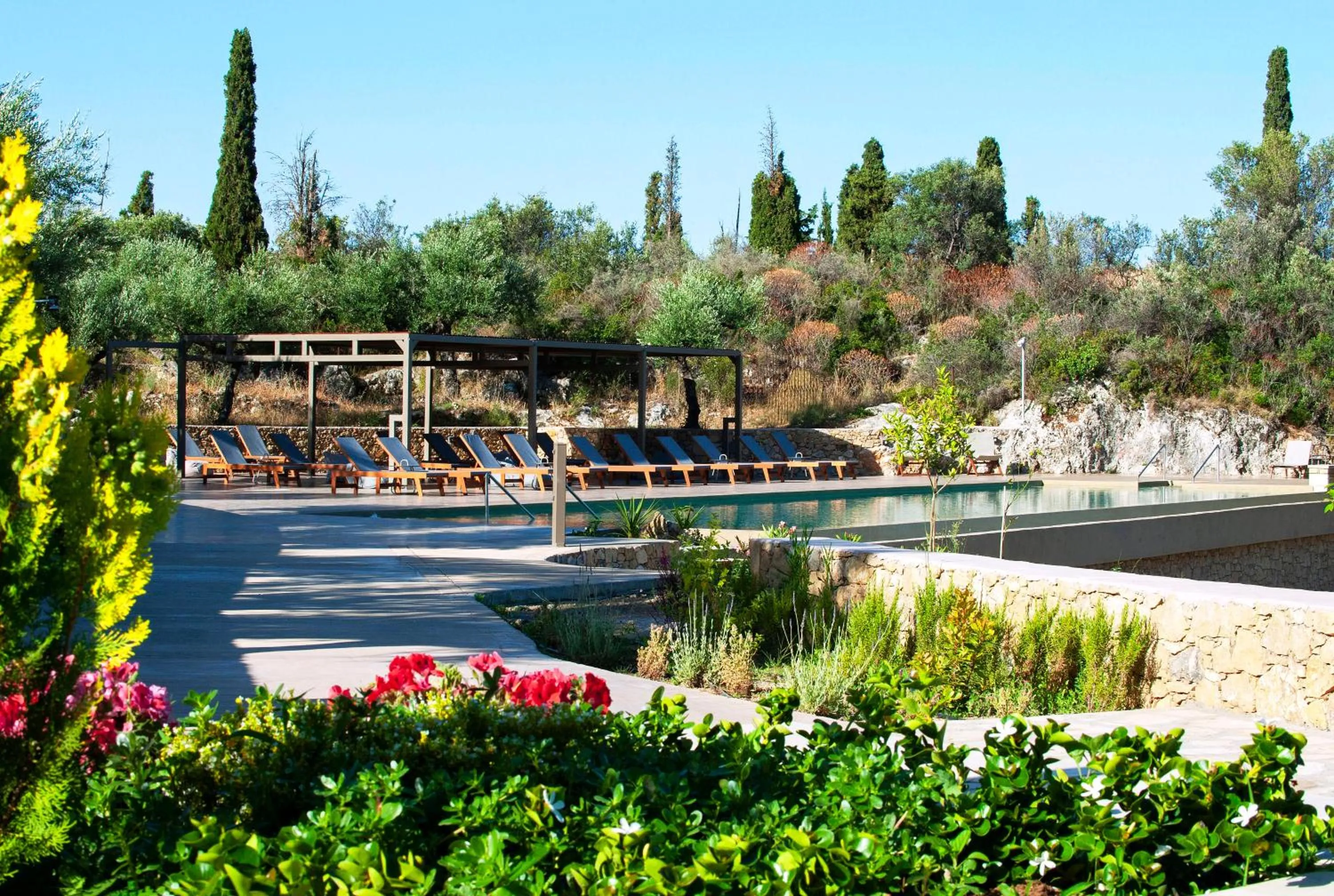 Garden in Diapori Suites Hotel