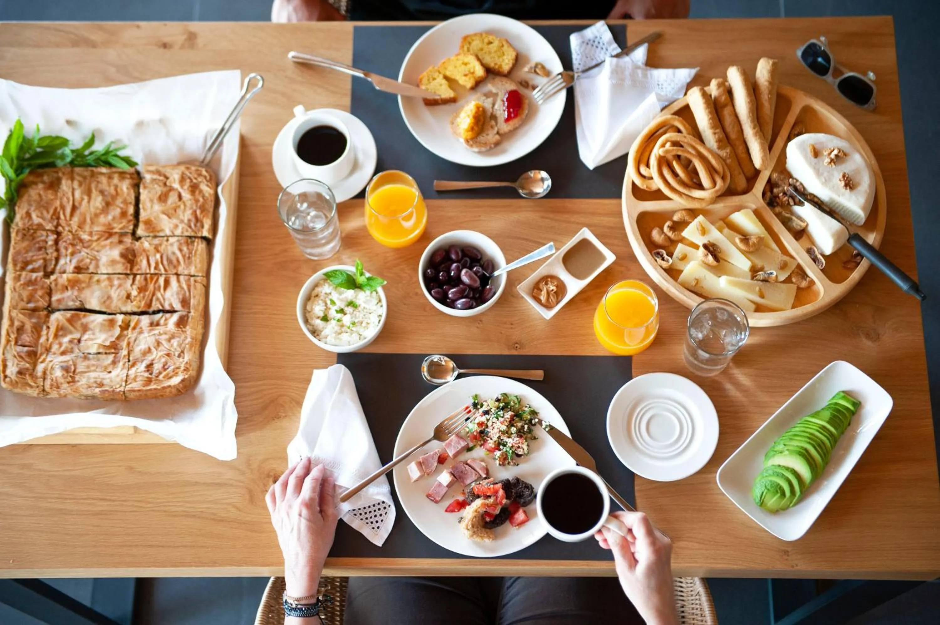 Food and drinks in Diapori Suites Hotel