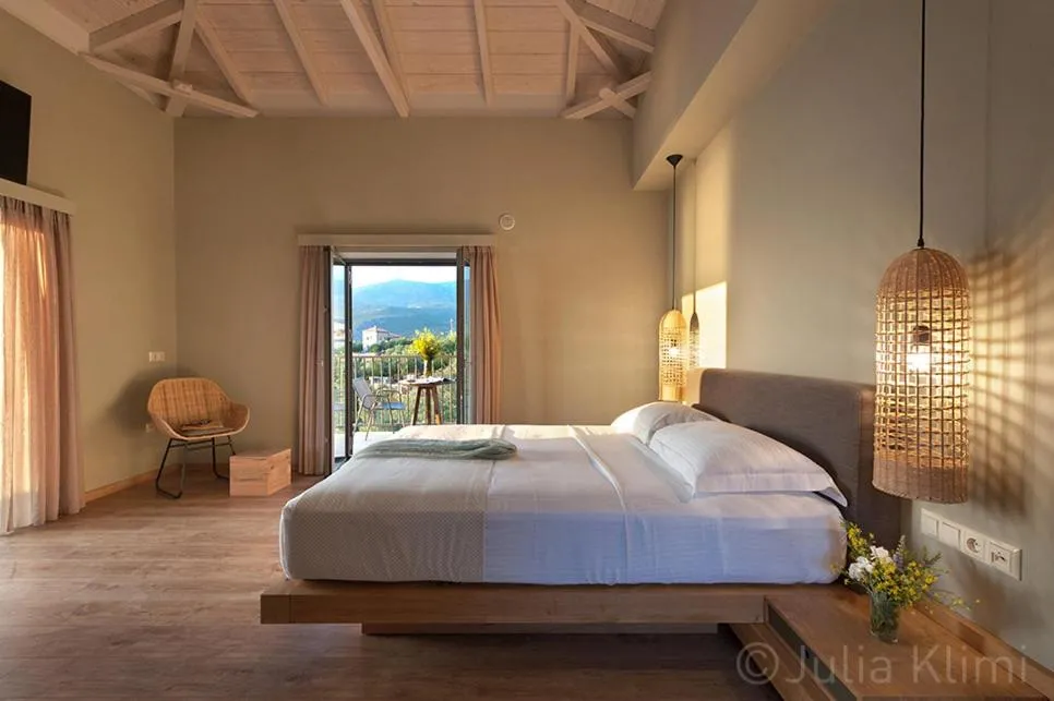 Bedroom, Bed in Diapori Suites Hotel