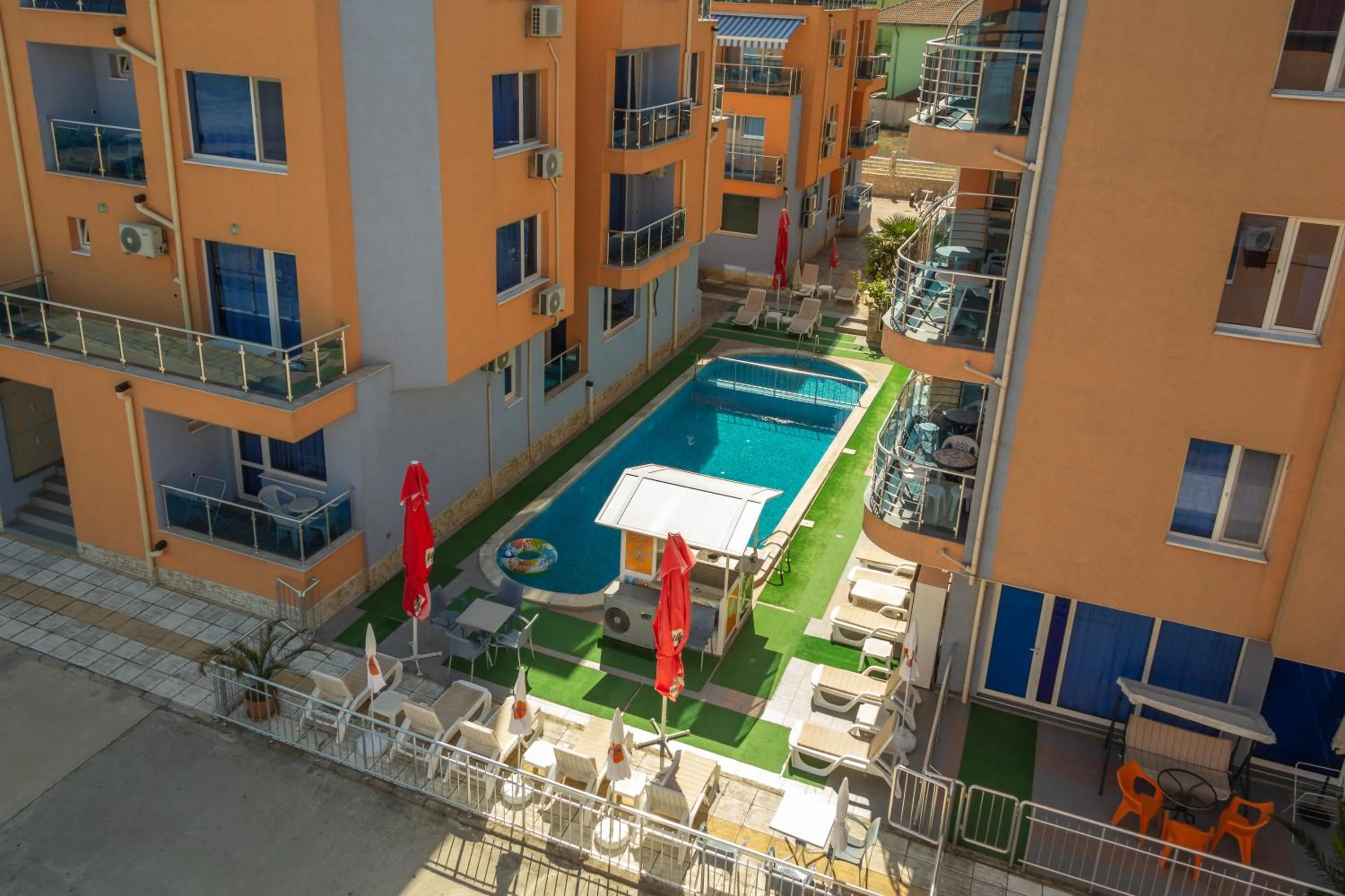 Pool view in Dara Hotel