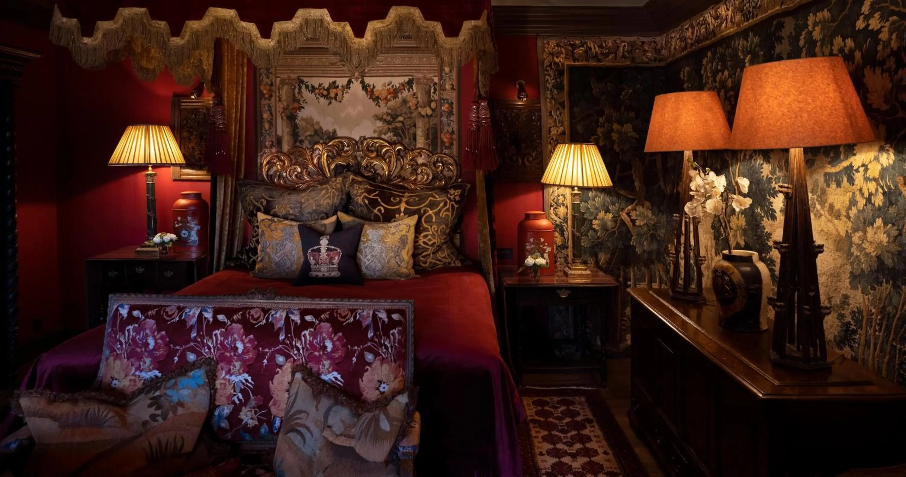 Bedroom in The Witchery by the Castle