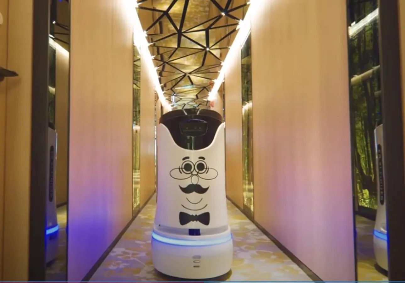 Staff in OASIS AVENUE - A GDH HOTEL