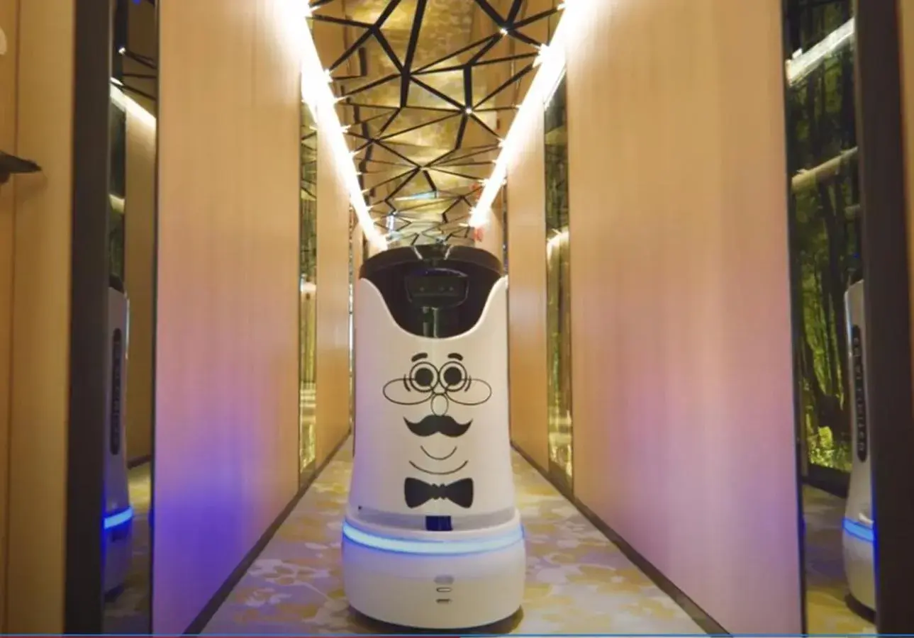 Staff in OASIS AVENUE - A GDH HOTEL Staff in OASIS AVENUE - A GDH HOTEL