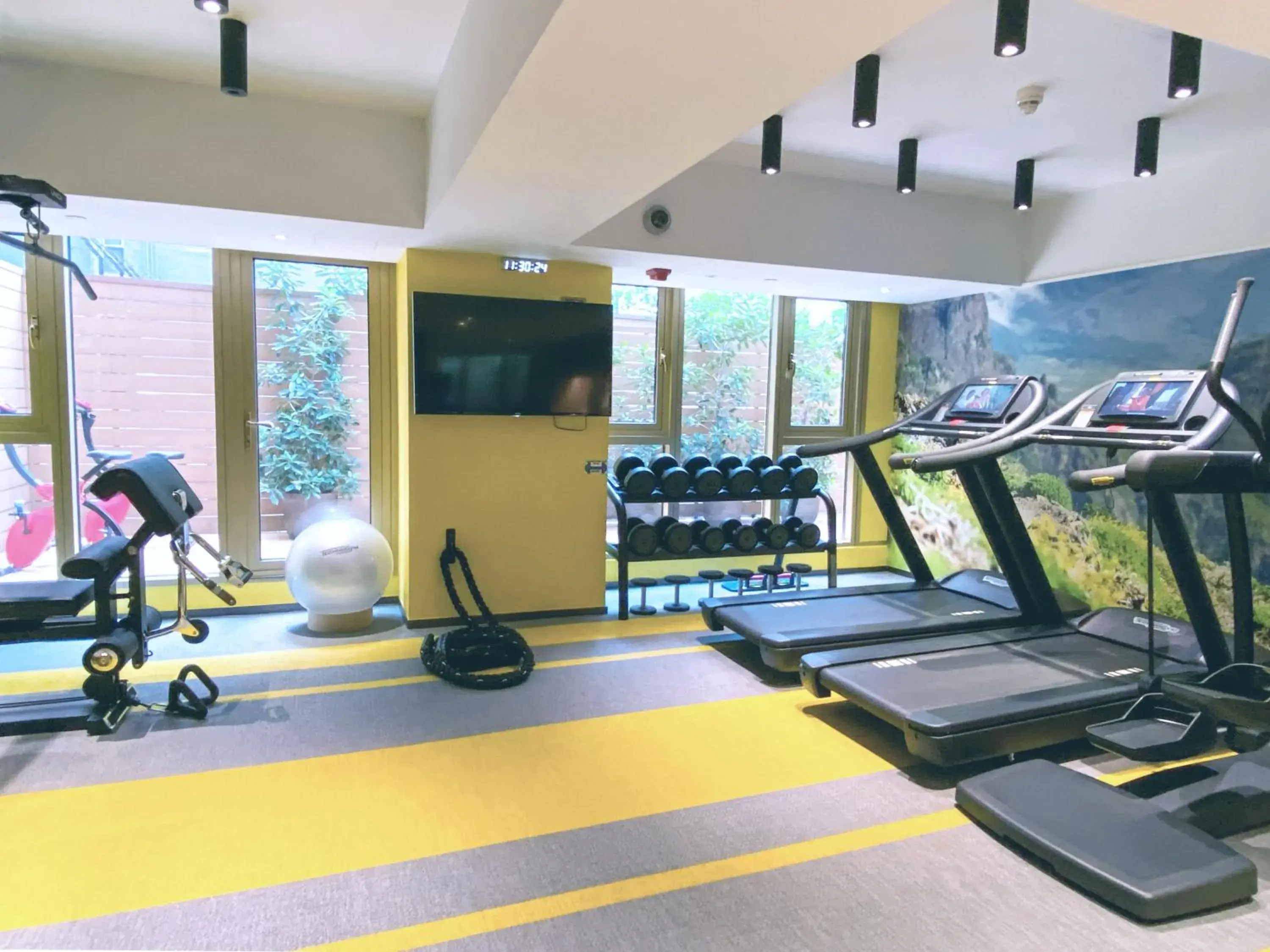Fitness centre/facilities in OASIS AVENUE - A GDH HOTEL Fitness centre/facilities in OASIS AVENUE - A GDH HOTEL