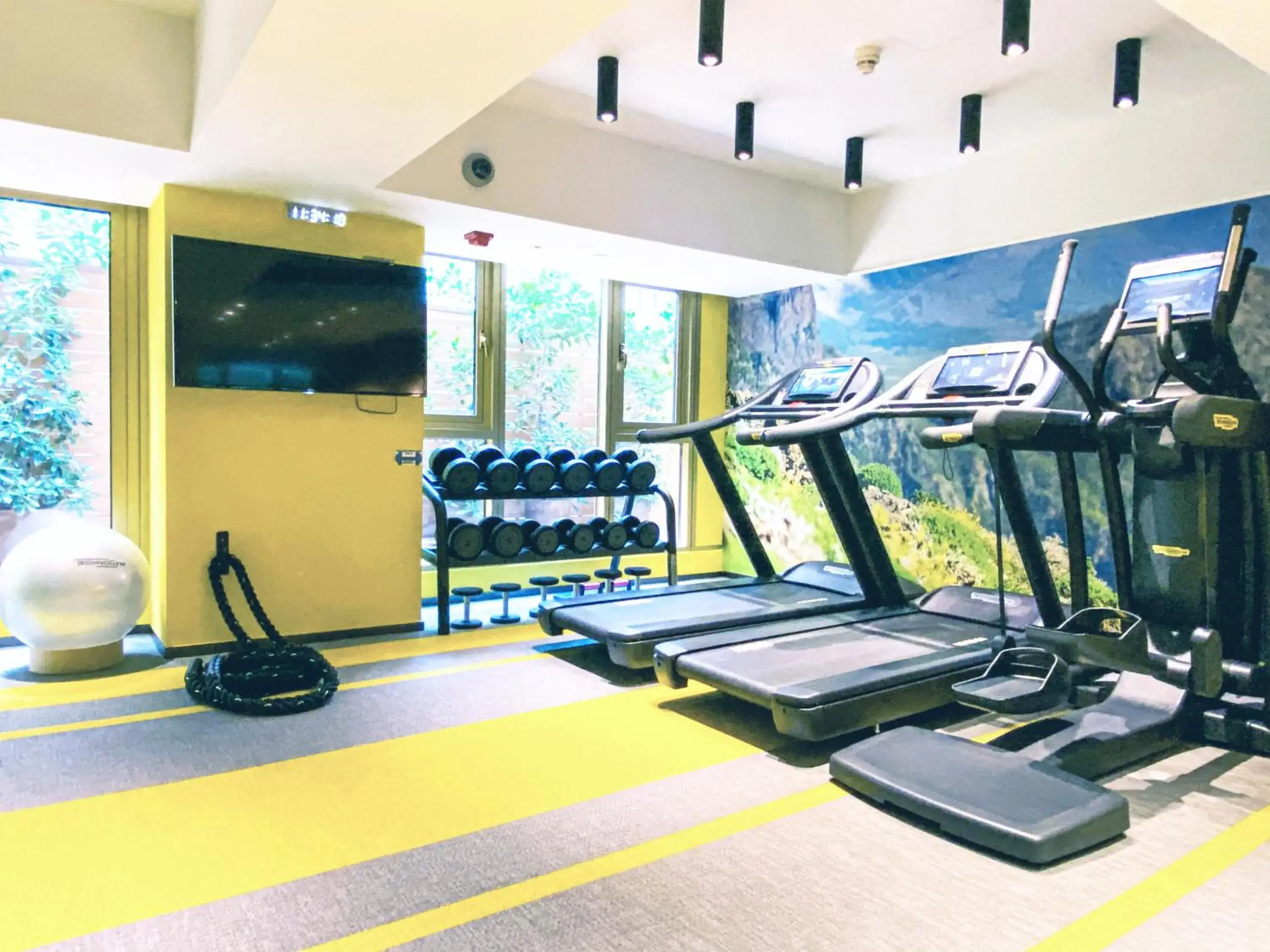 Fitness centre/facilities in OASIS AVENUE - A GDH HOTEL Fitness centre/facilities in OASIS AVENUE - A GDH HOTEL