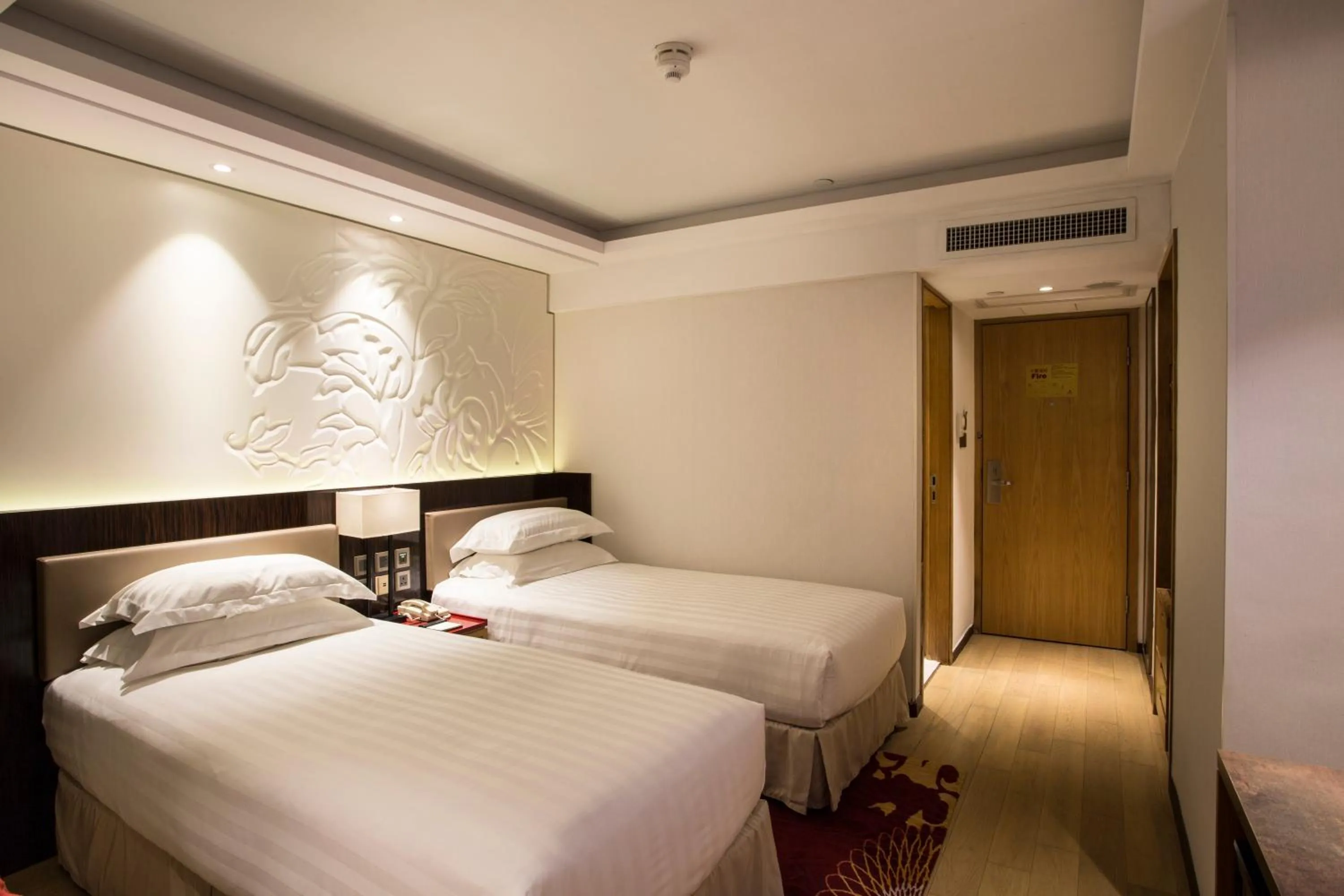 Bed in Wharney Hotel