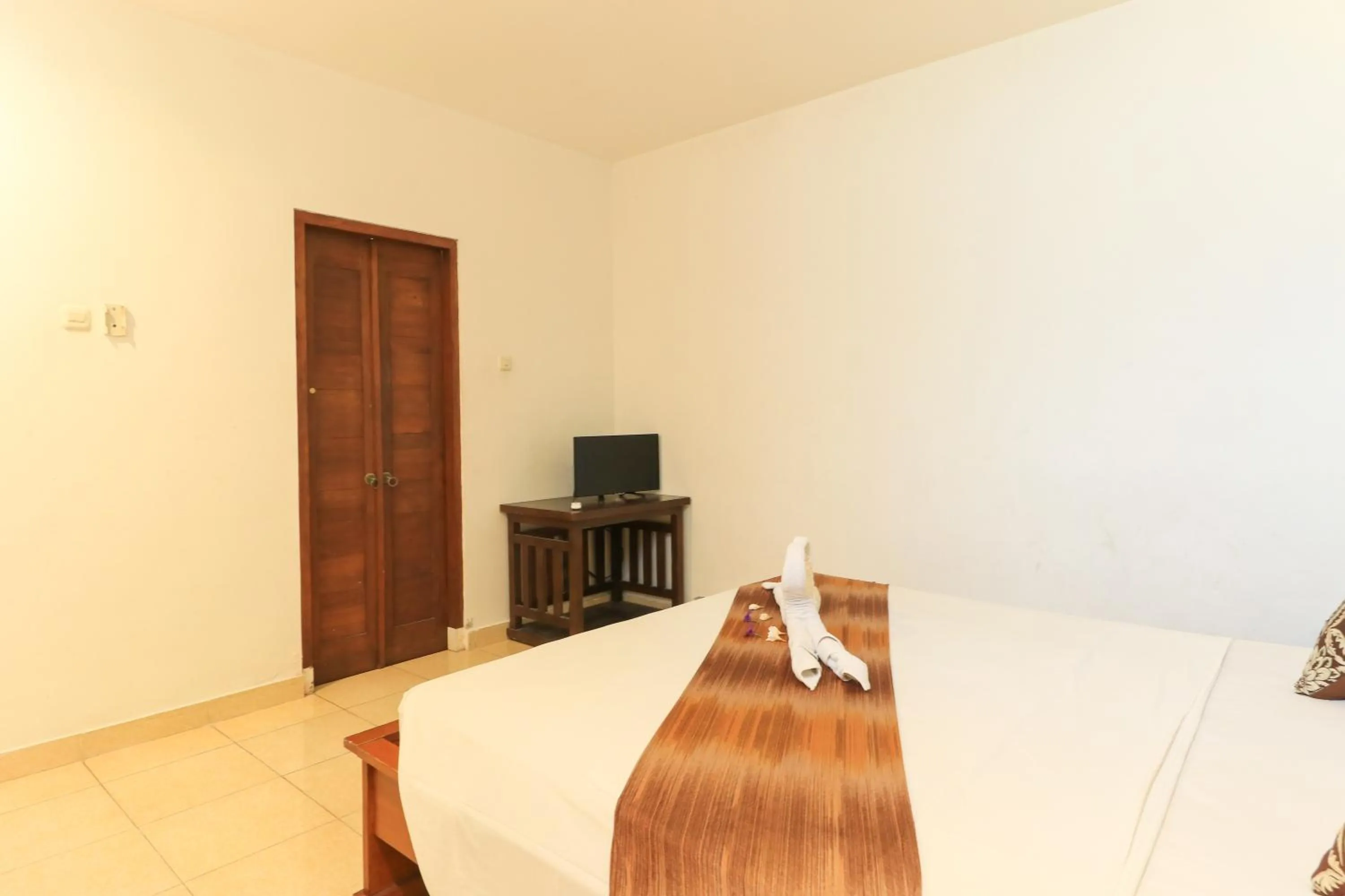 Bedroom, Bed in Ayu Lili Garden Hotel Kuta