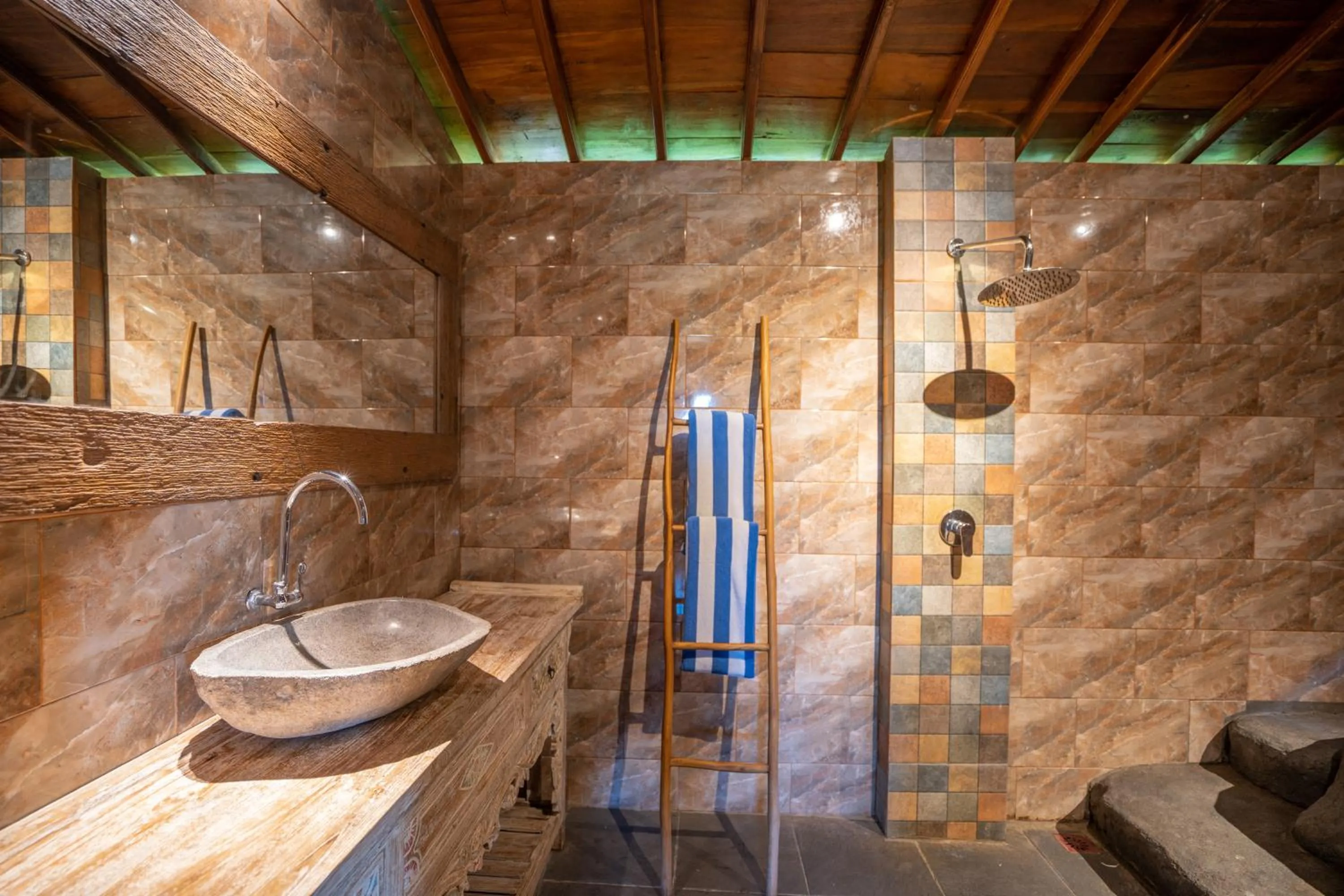 Shower in Uma Sebatu Villa Ubud