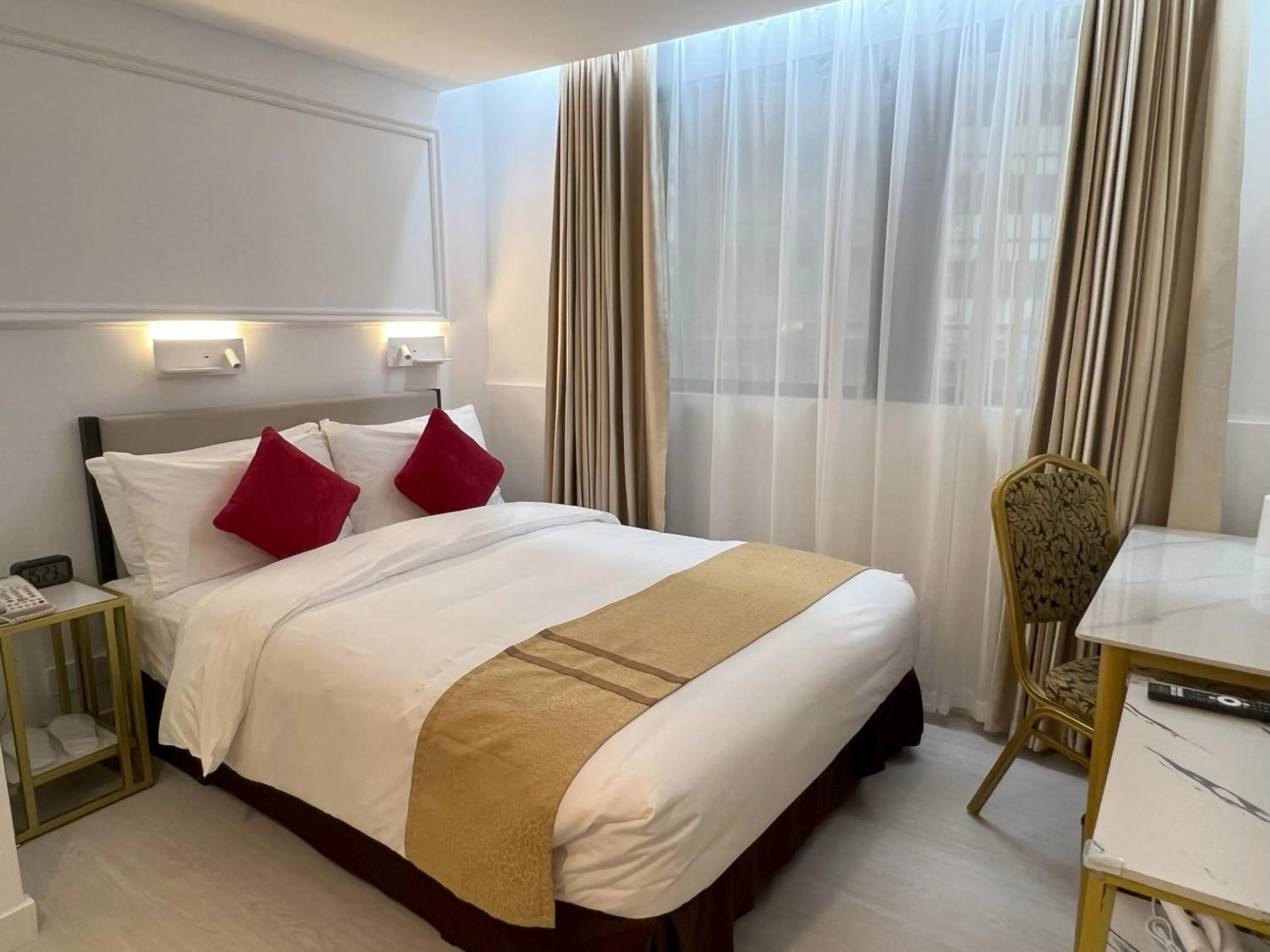 Bed in Best Western Plus Tsim Sha Tsui