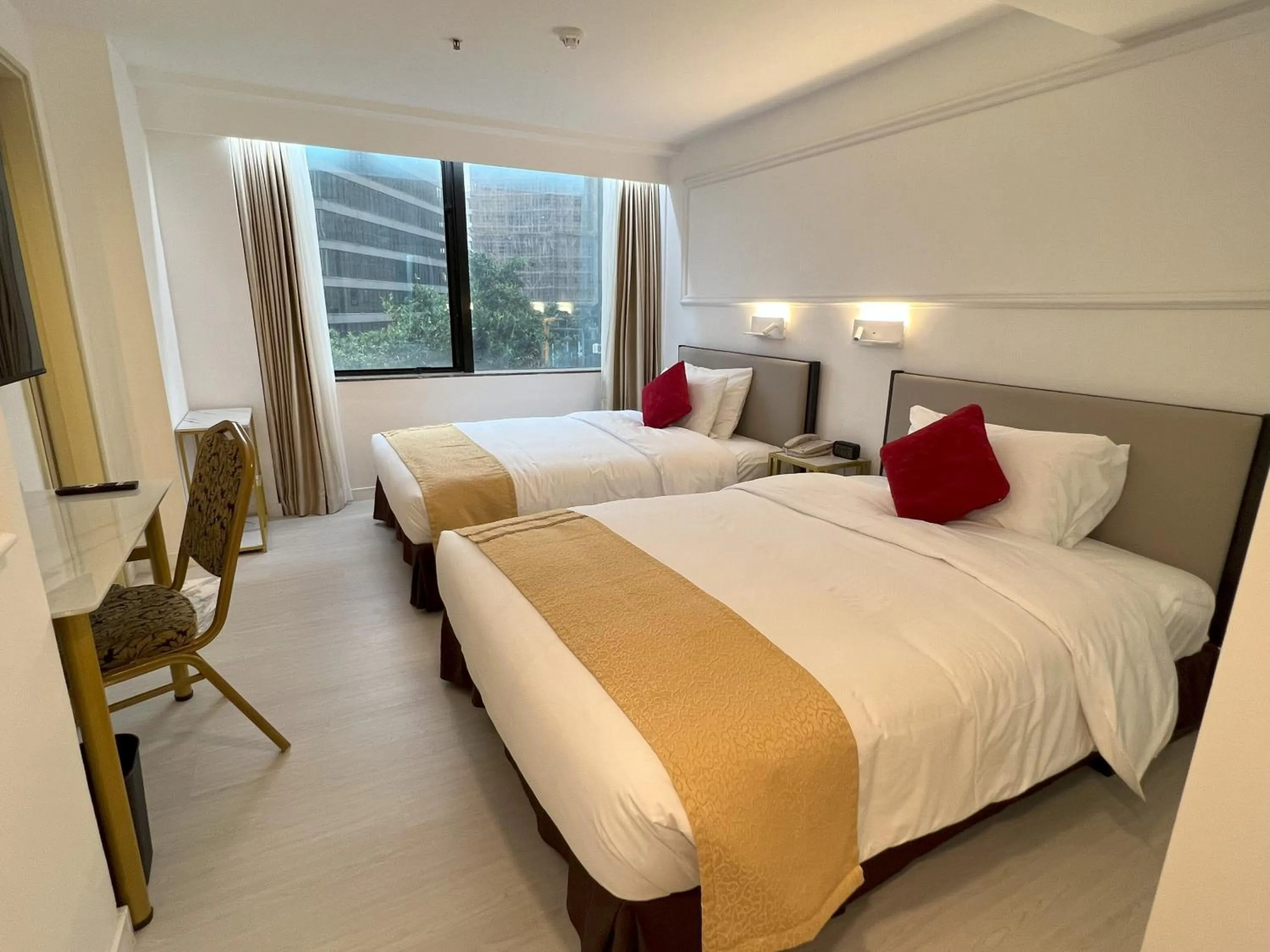 Bed in Best Western Plus Tsim Sha Tsui