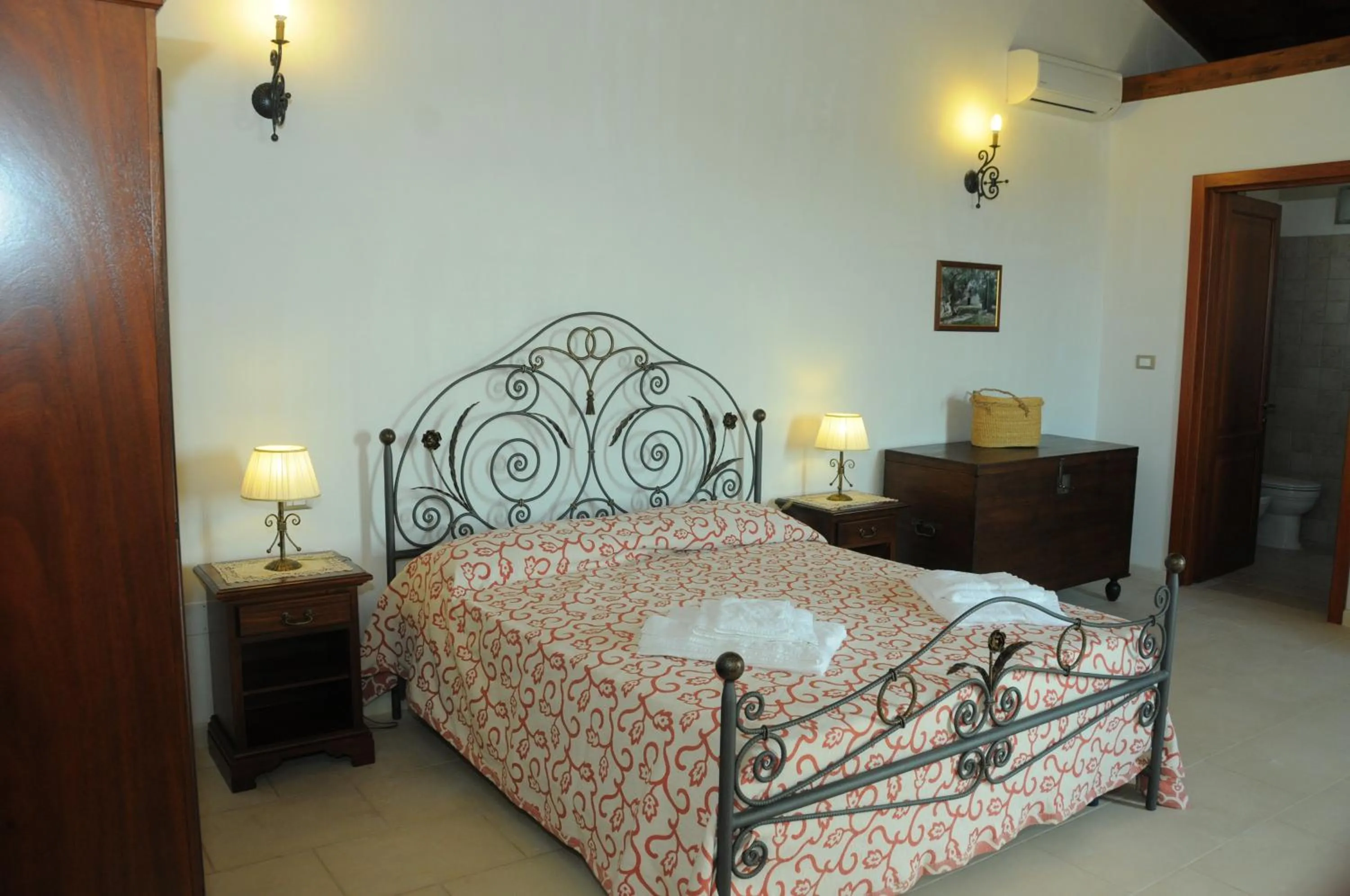 Bedroom, Bed in Agriturismo Masseria Quaremme