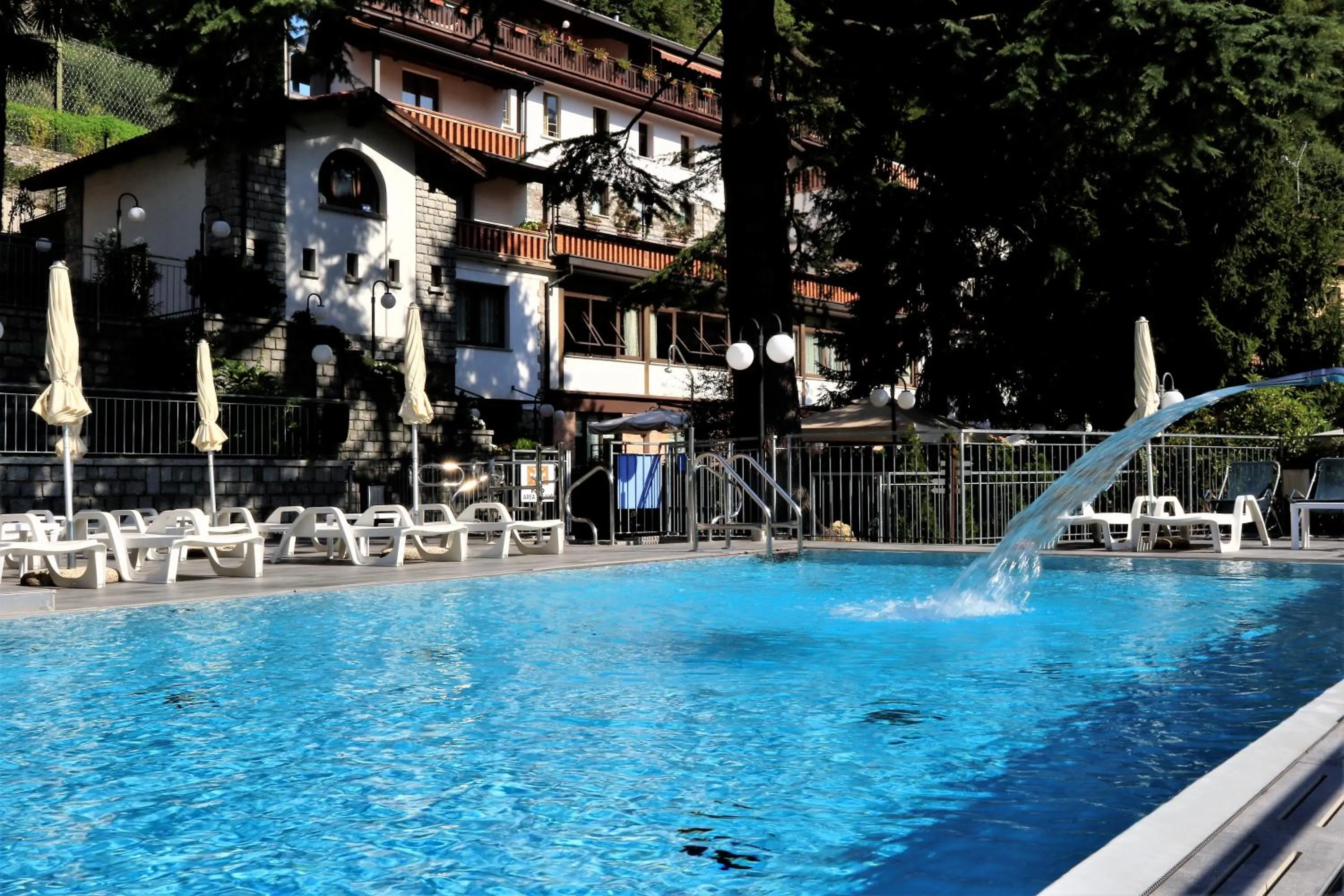 Swimming pool in Hotel Oasi Verde