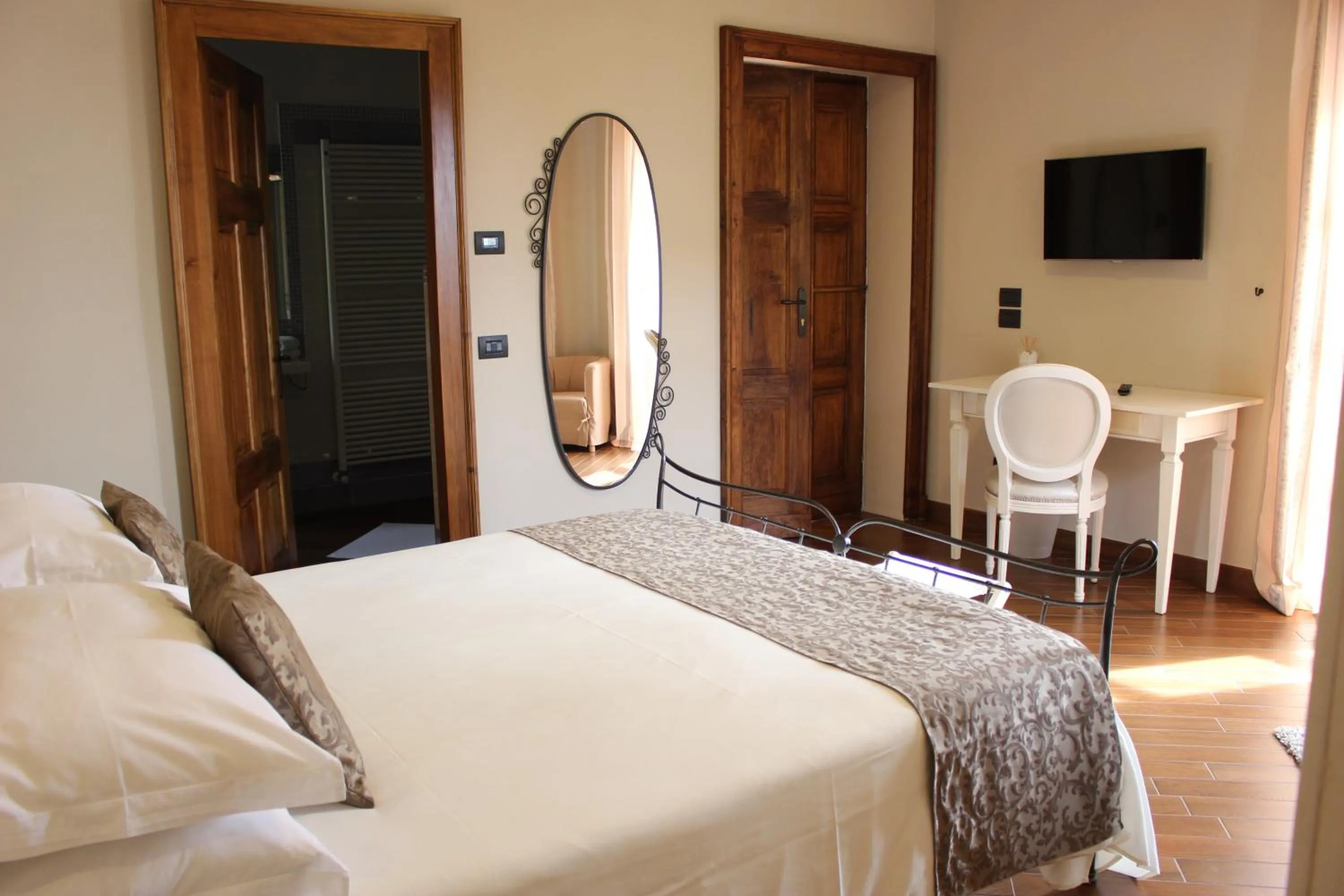 Photo of the whole room, Bed in Dimora Cortese