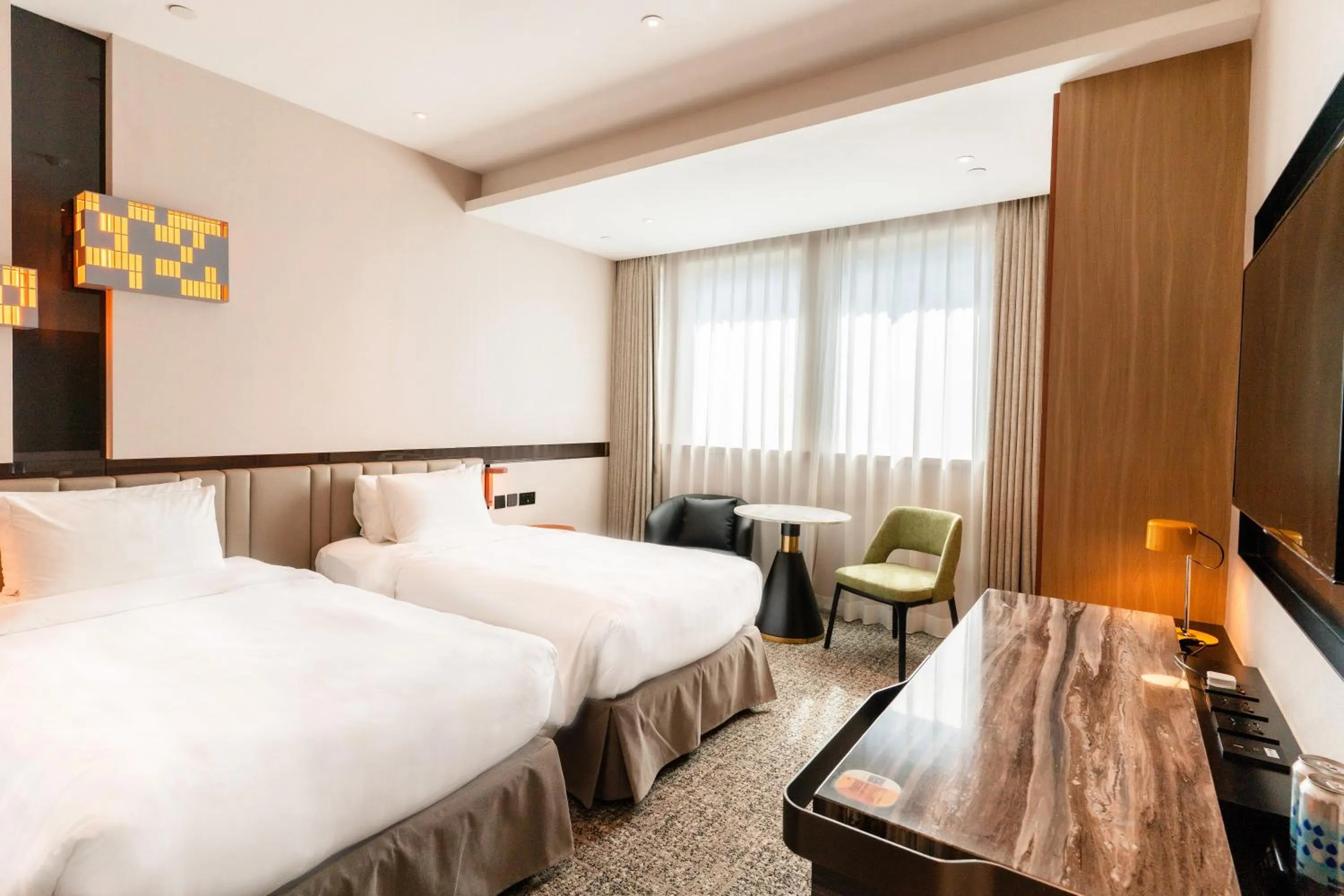 Bedroom, Bed in Nathan Hotel