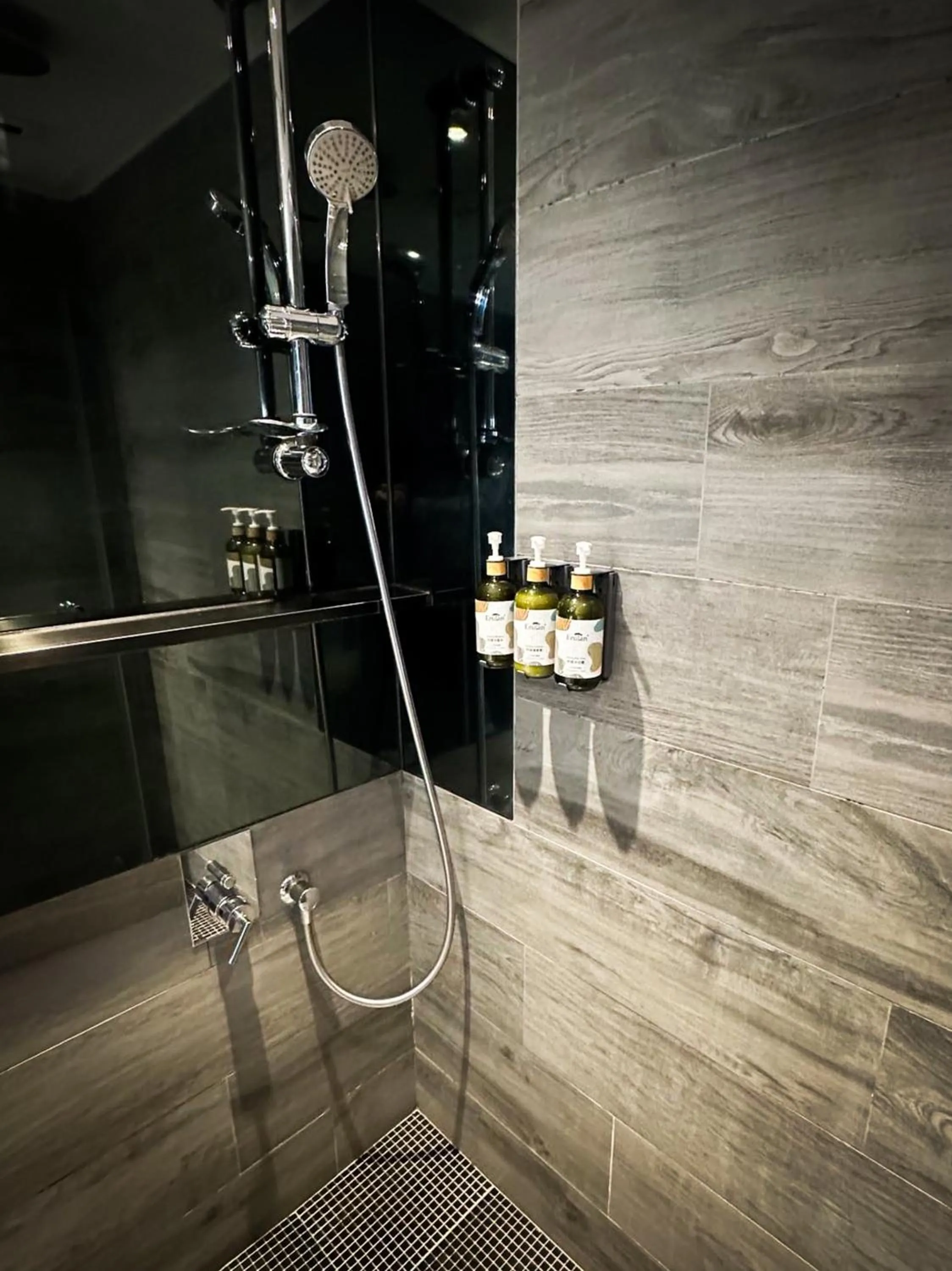 Bathroom in Nathan Hotel