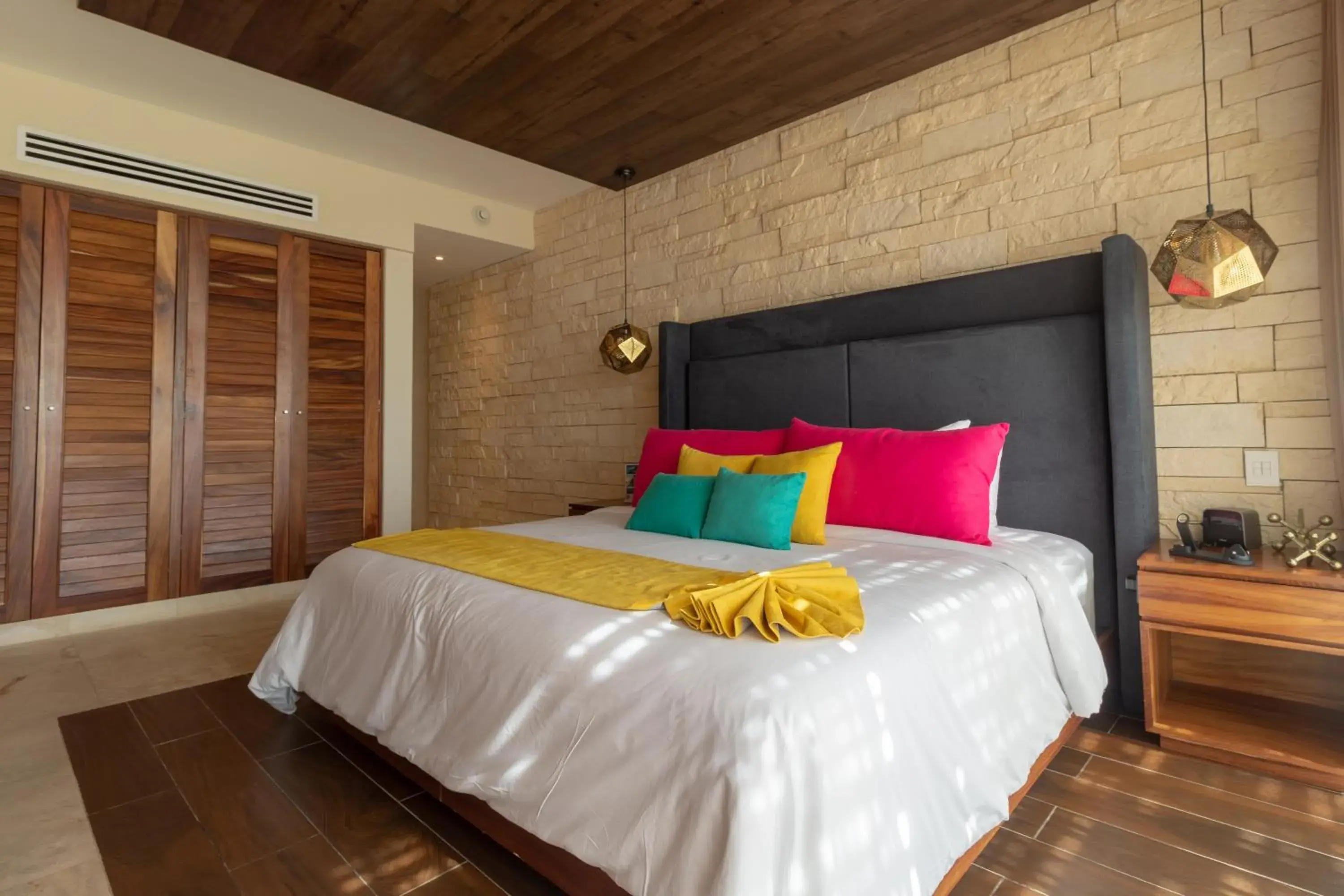 Ocean Front Villa 1 King Bed and 2 Double Beds in Hotel Beló Isla Mujeres - All Inclusive - Sargassum Free Ocean Front Villa 1 King Bed and 2 Double Beds in Hotel Beló Isla Mujeres - All Inclusive - Sargassum Free