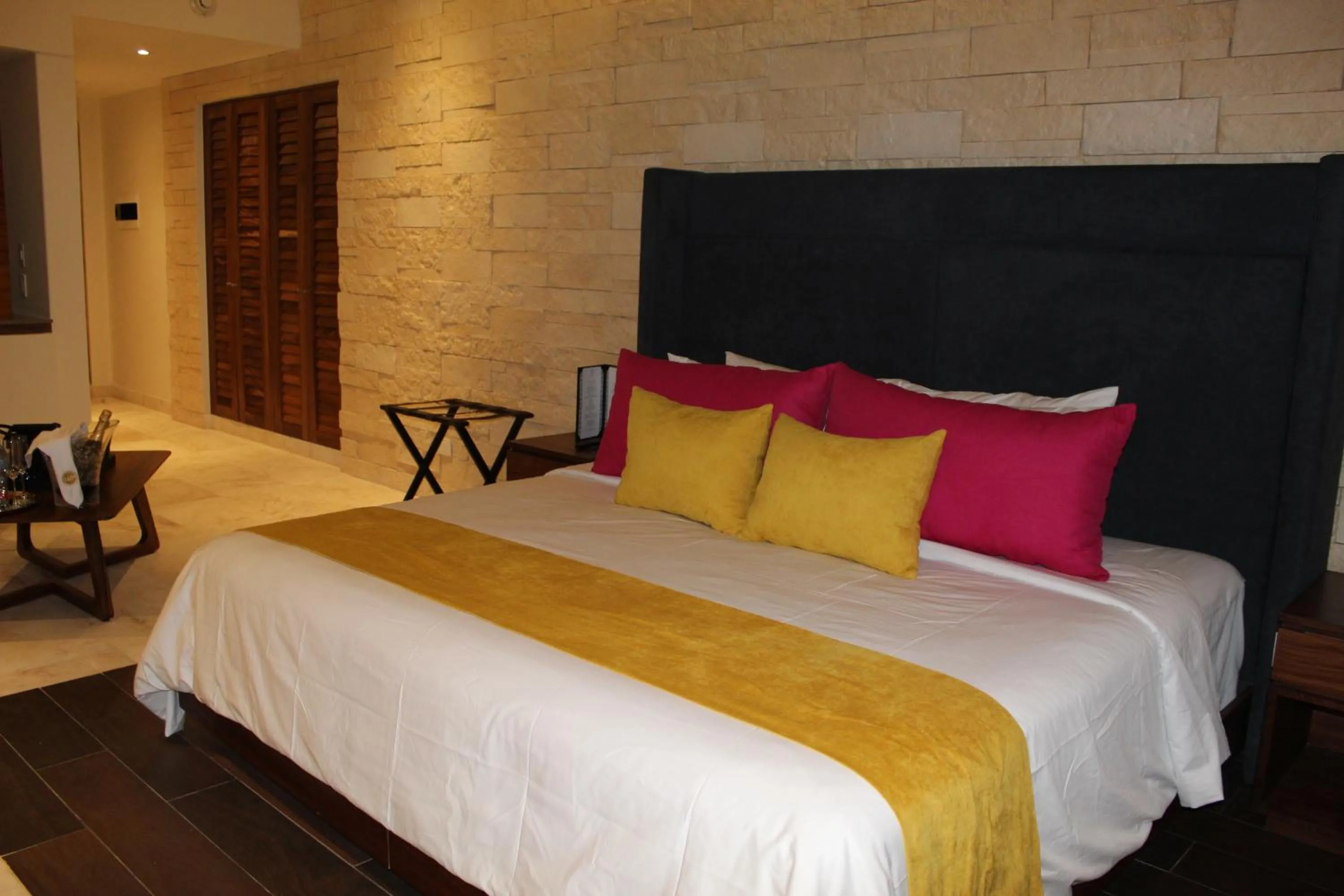 Bed in Hotel Beló Isla Mujeres - All Inclusive - Sargassum Free