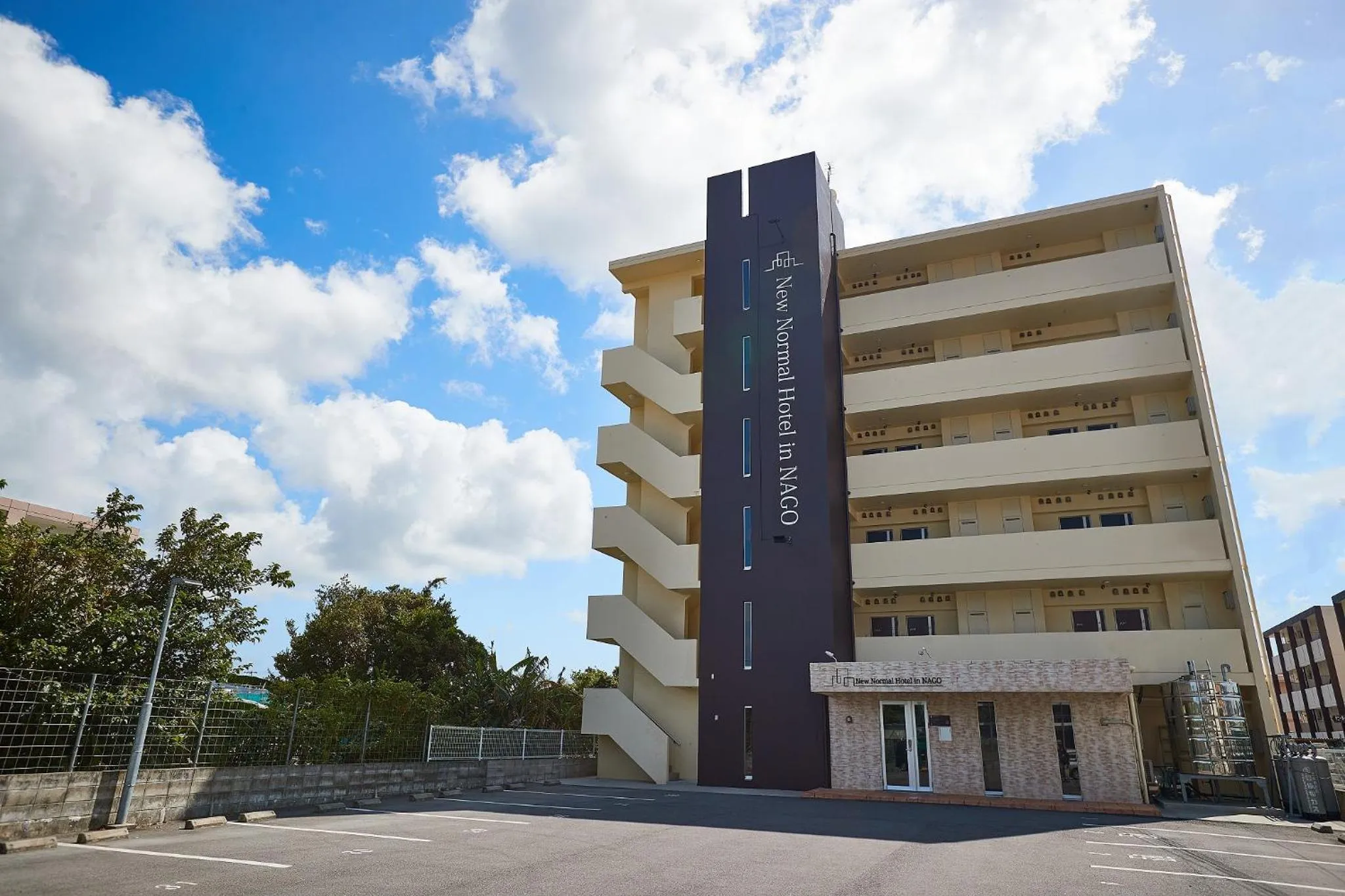 Property building in New Normal Hotel in NAGO ニューノーマルホテルイン名護