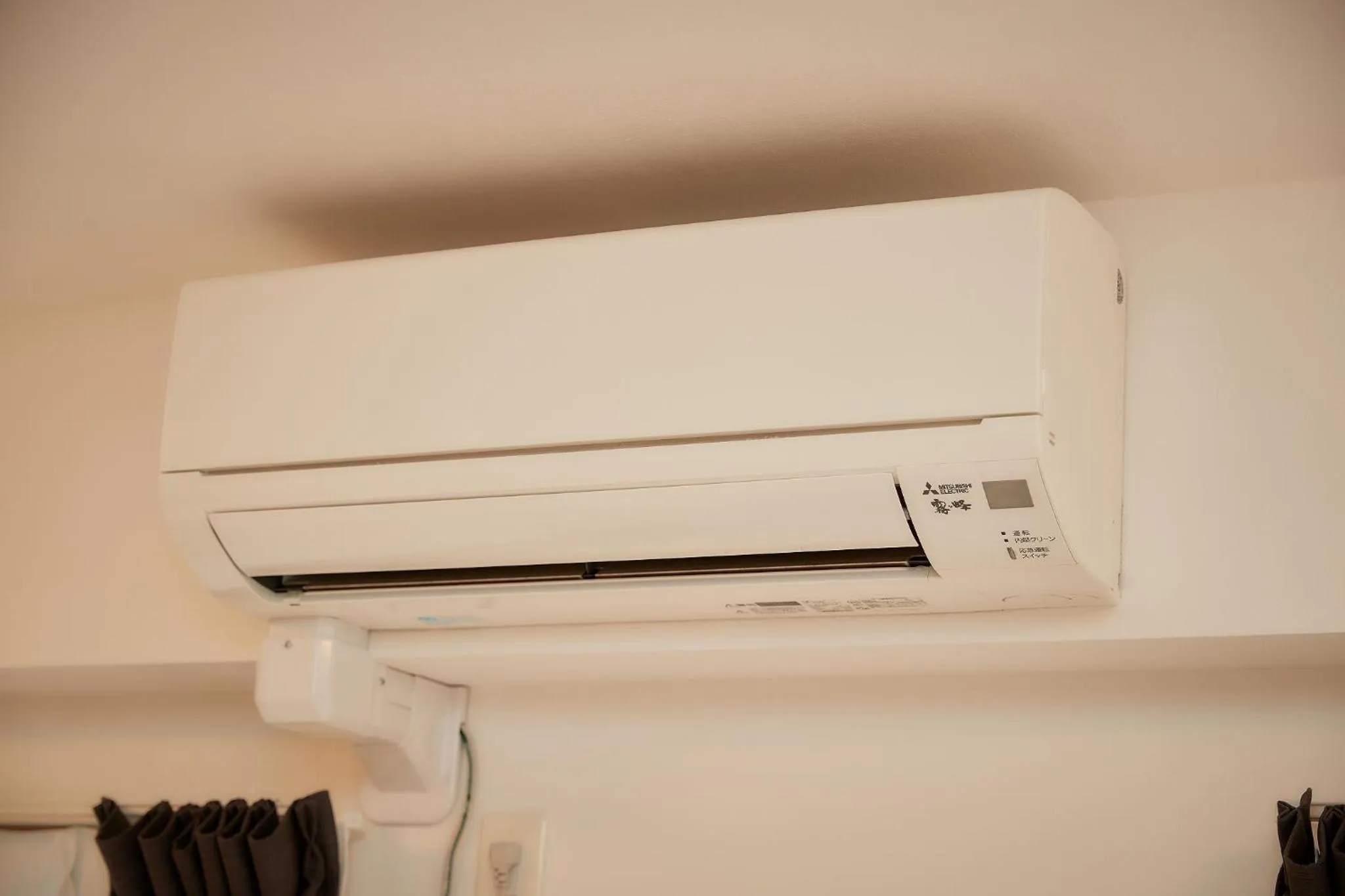 air conditioner in New Normal Hotel in NAGO ニューノーマルホテルイン名護