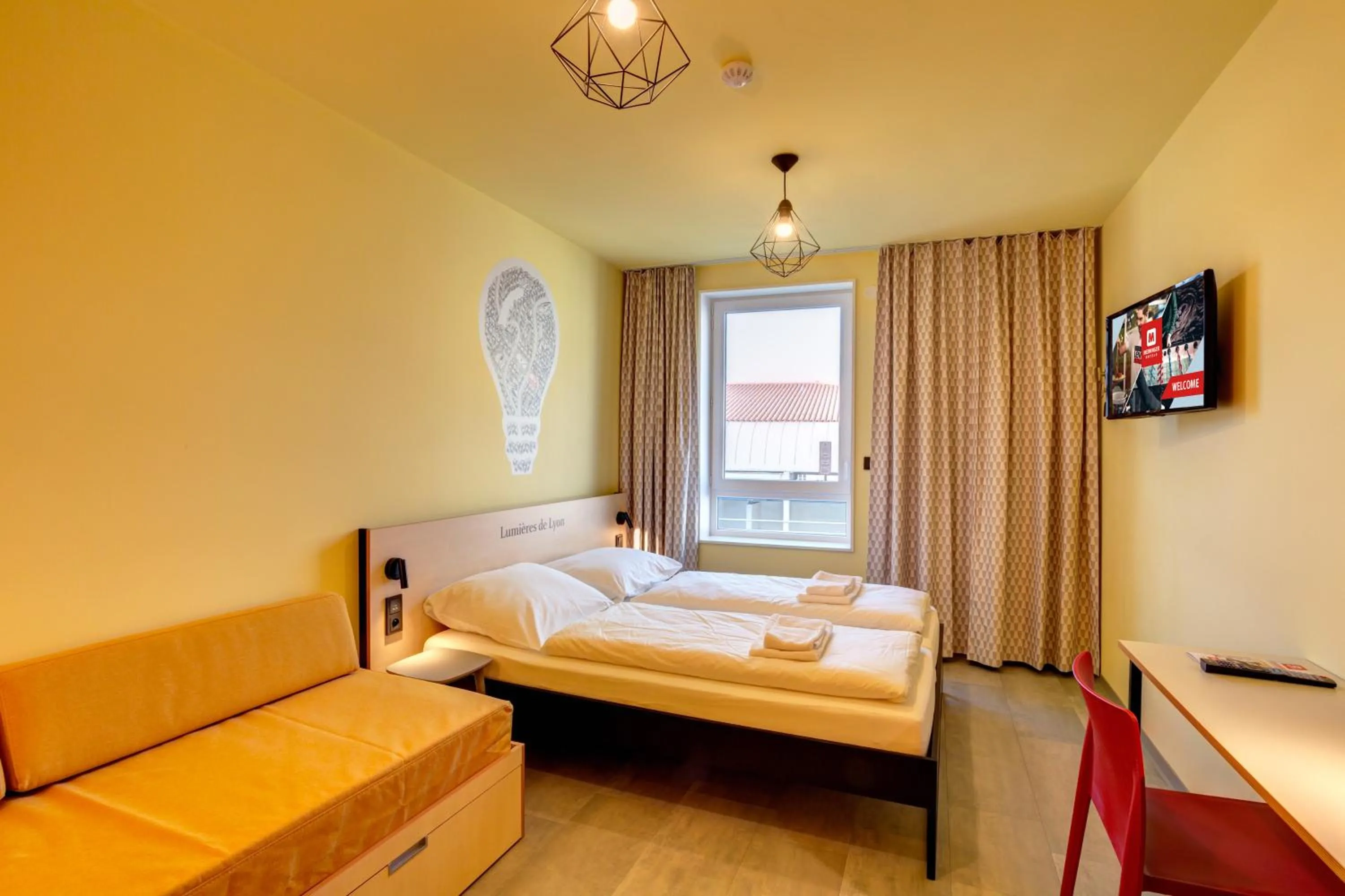 TV and multimedia, Bed in MEININGER Hotel Lyon Centre Berthelot