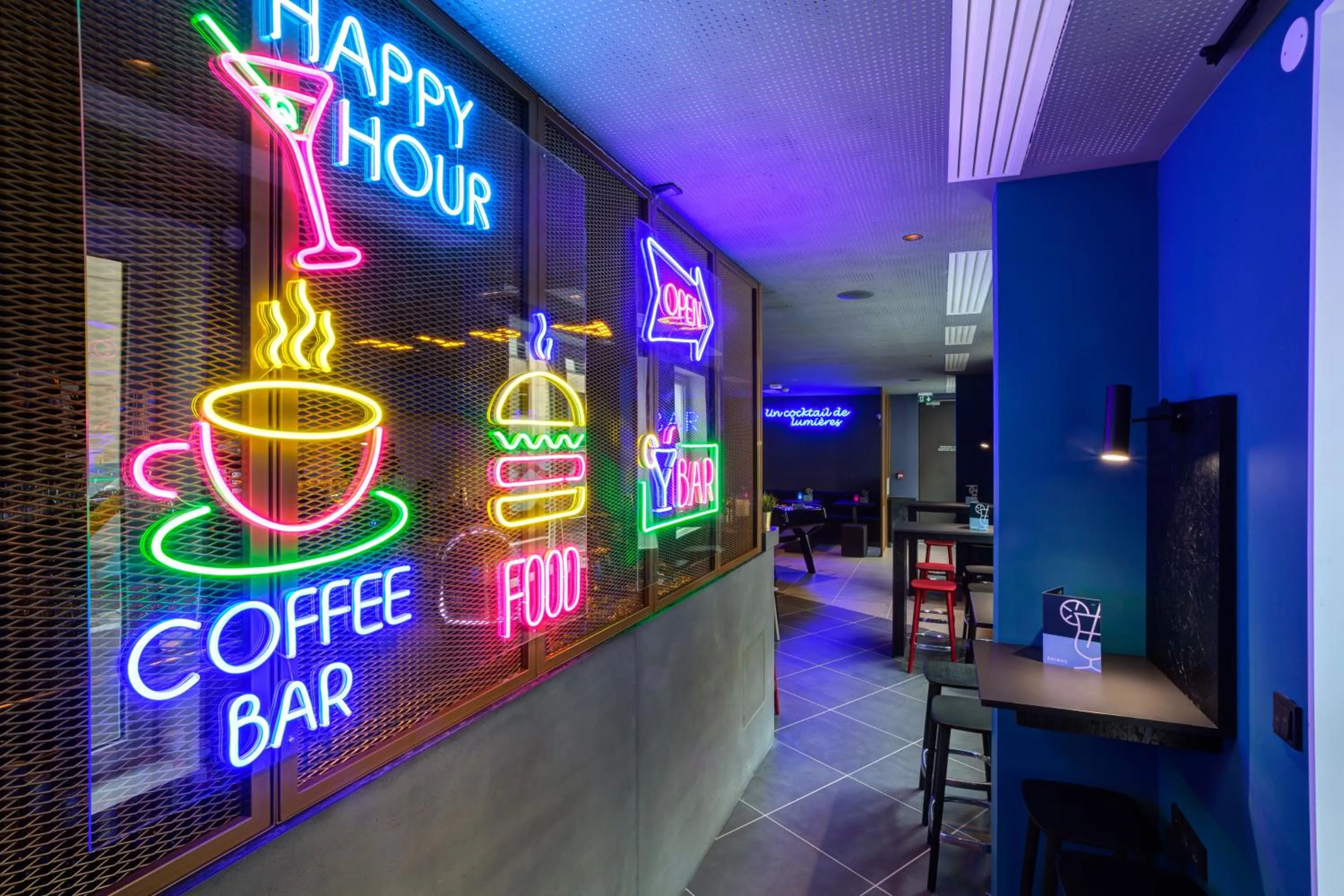 Lounge or bar in MEININGER Hotel Lyon Centre Berthelot