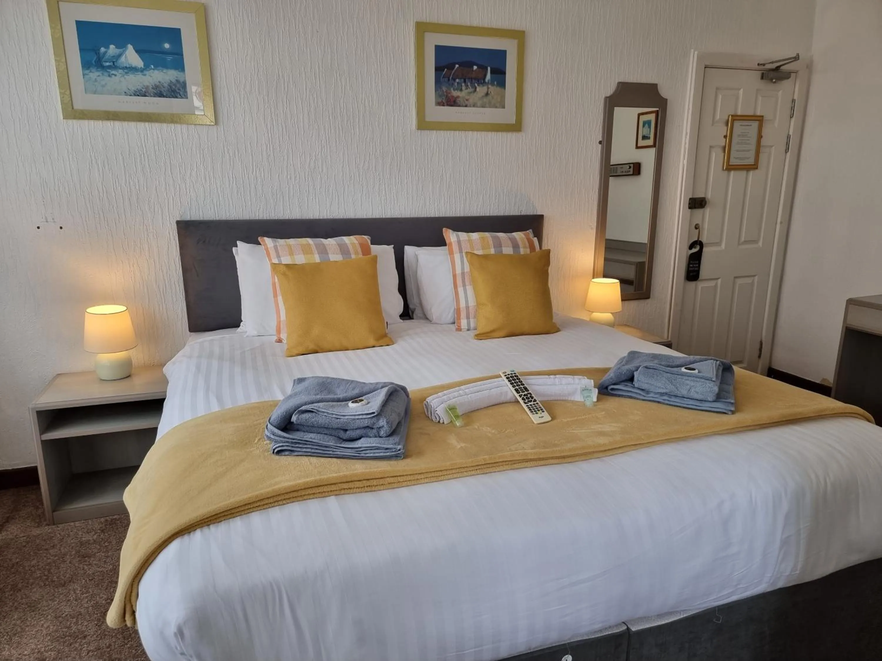 Bed in Collingwood Hotel