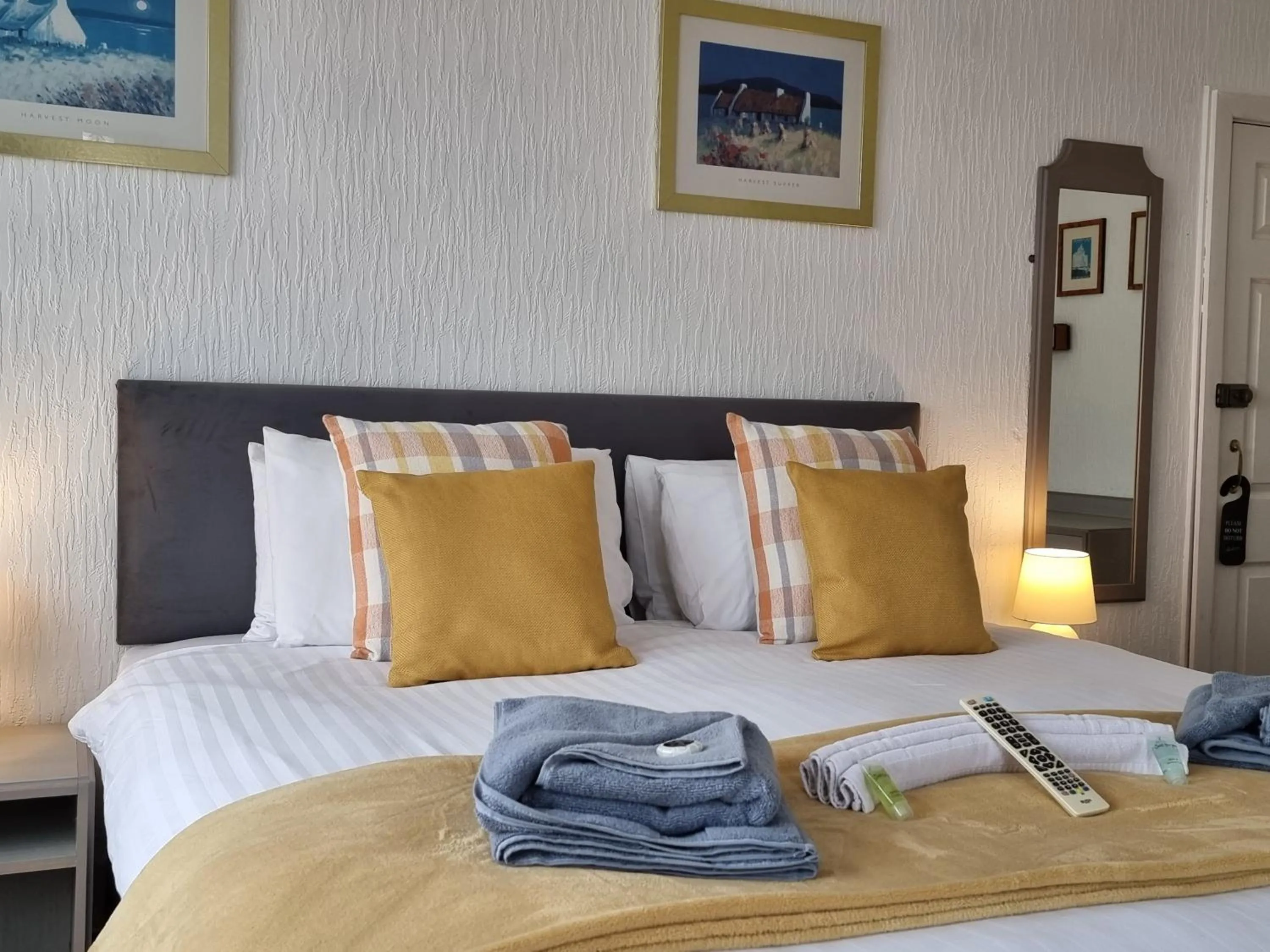 Bed in Collingwood Hotel