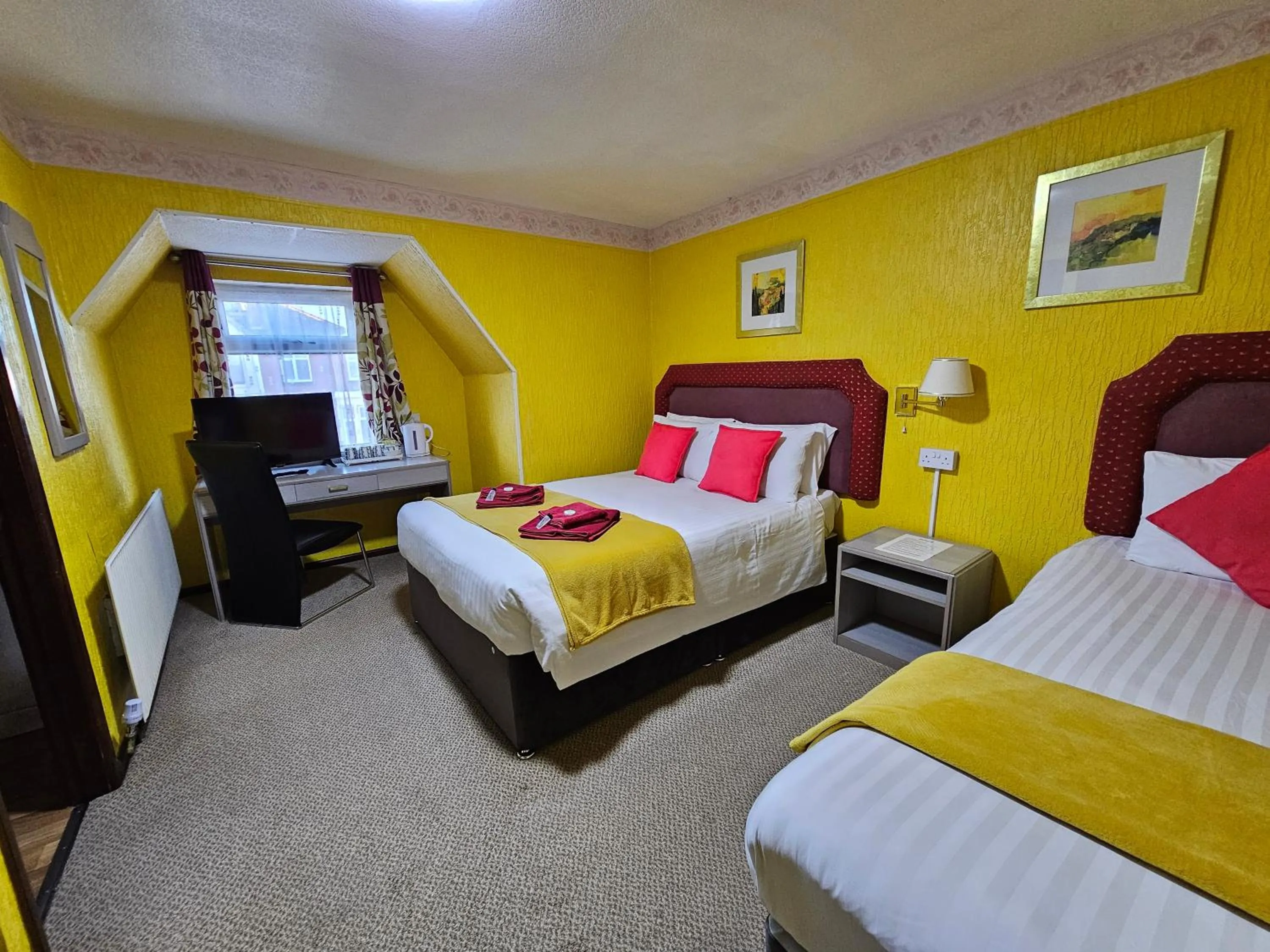 Bedroom, Bed in Collingwood Hotel