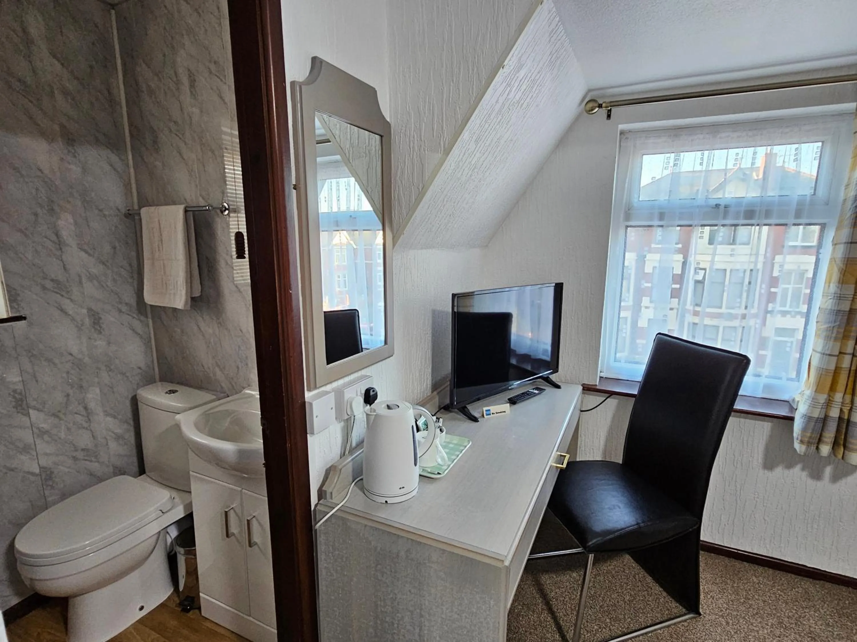 TV and multimedia in Collingwood Hotel