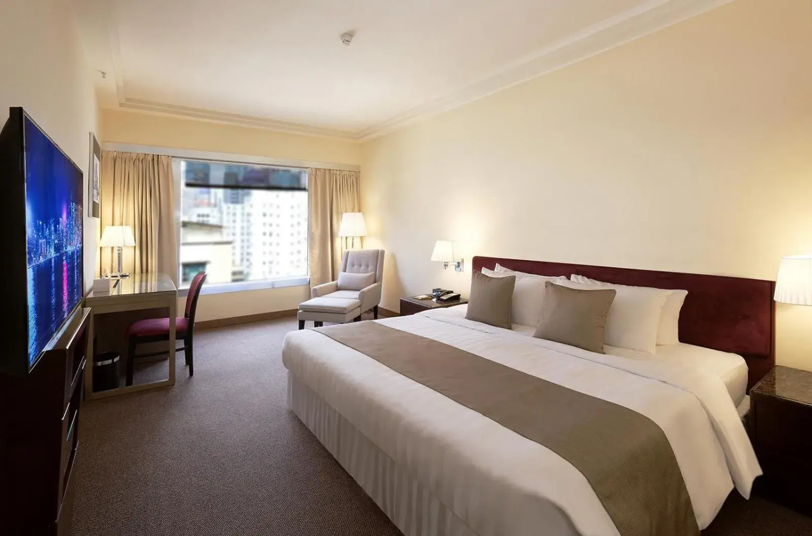 Deluxe King Room with City View (Nonsmoking) in Prudential Hotel Deluxe King Room with City View (Nonsmoking) in Prudential Hotel