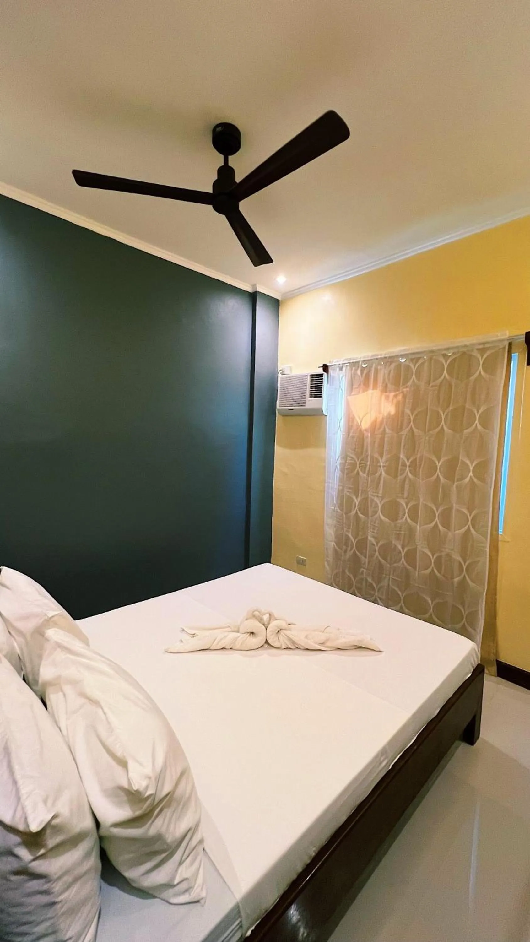 Bed in Happiness Beach Resort Siargao