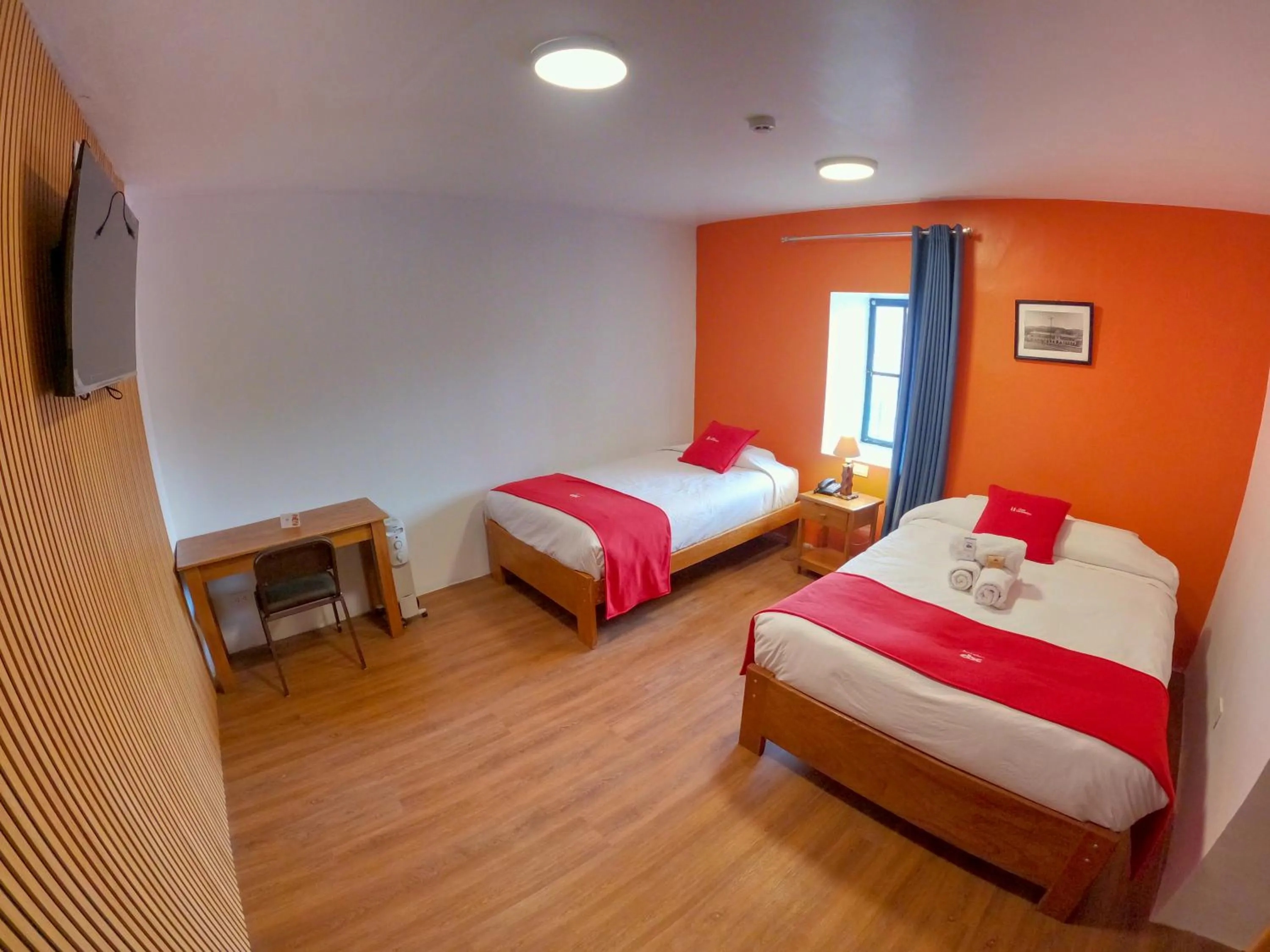 Shower, Bed in Hotel Casa Campesina