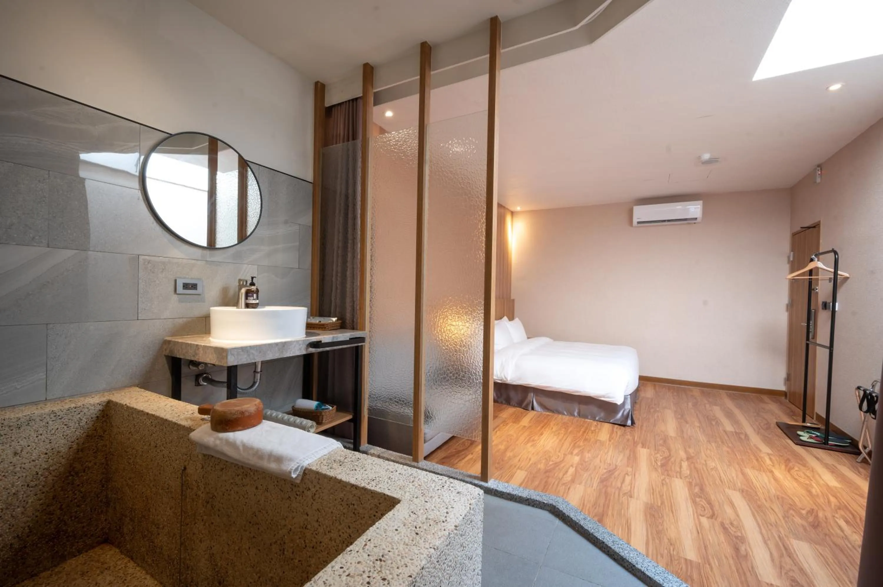 Yunoyado Onsen Hot Spring Hotel Deyang