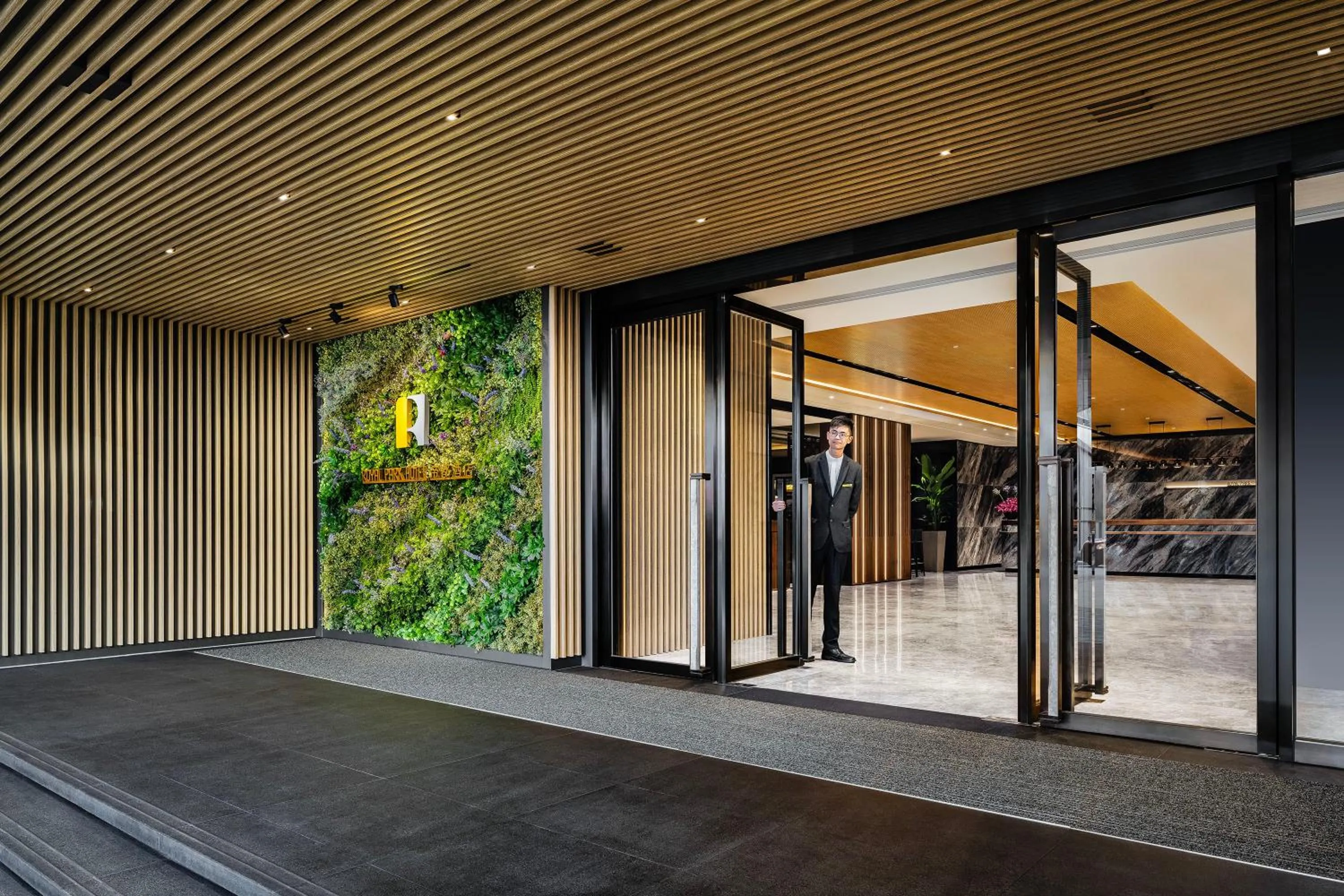 Facade/entrance in Royal Park Hotel