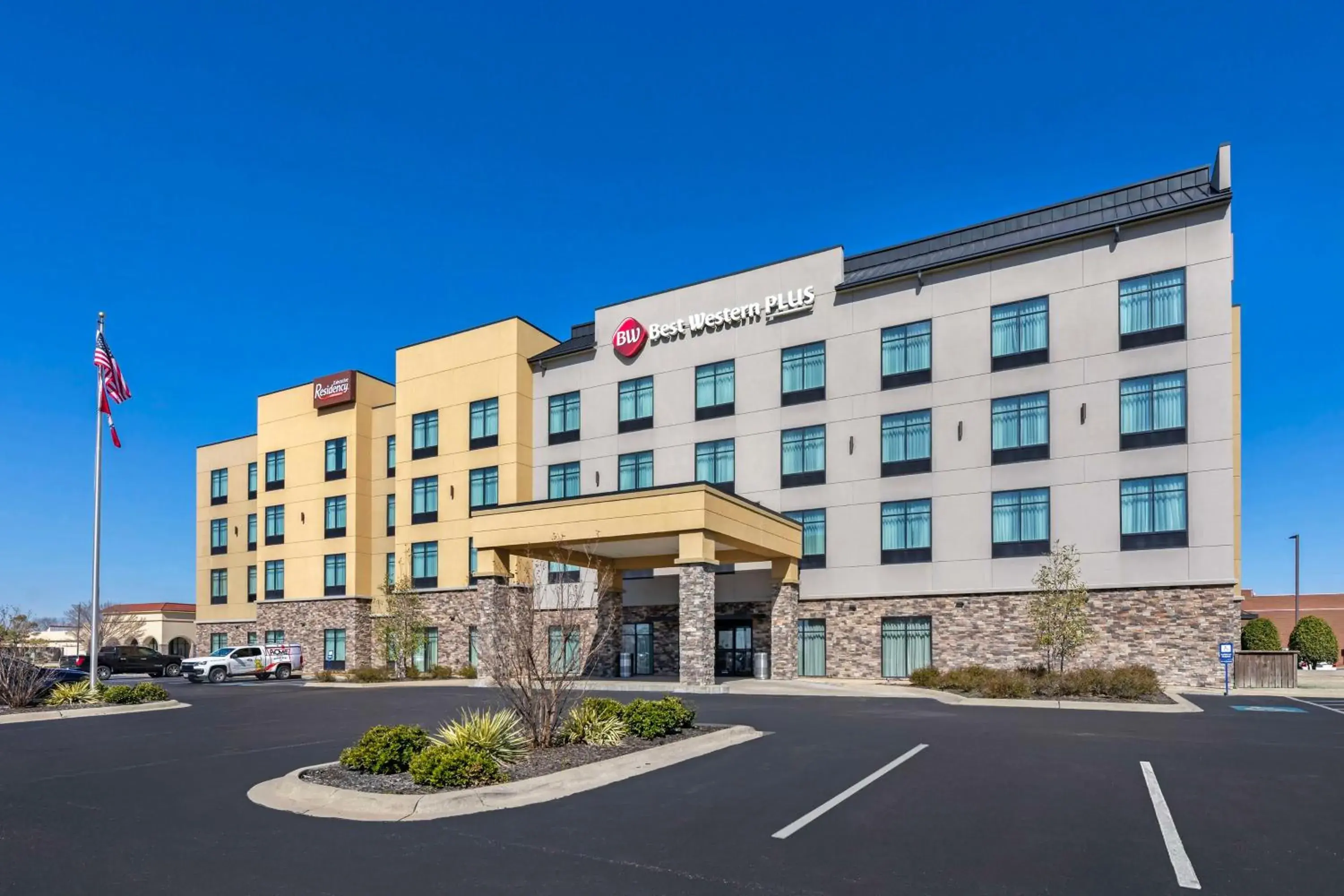 Property building in Best Western Plus Executive Residency Marion Property building in Best Western Plus Executive Residency Marion
