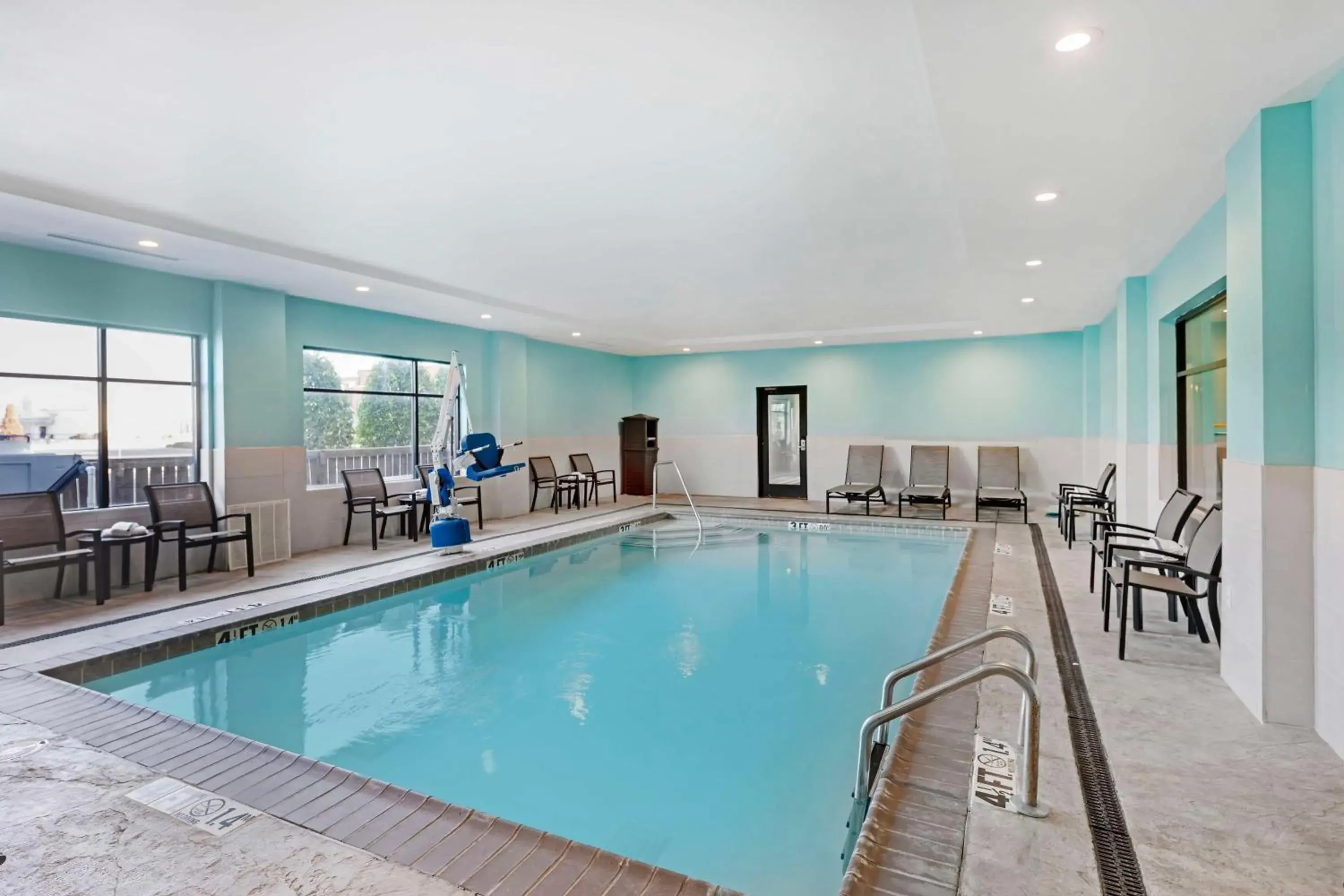 Pool view in Best Western Plus Executive Residency Marion Pool view in Best Western Plus Executive Residency Marion