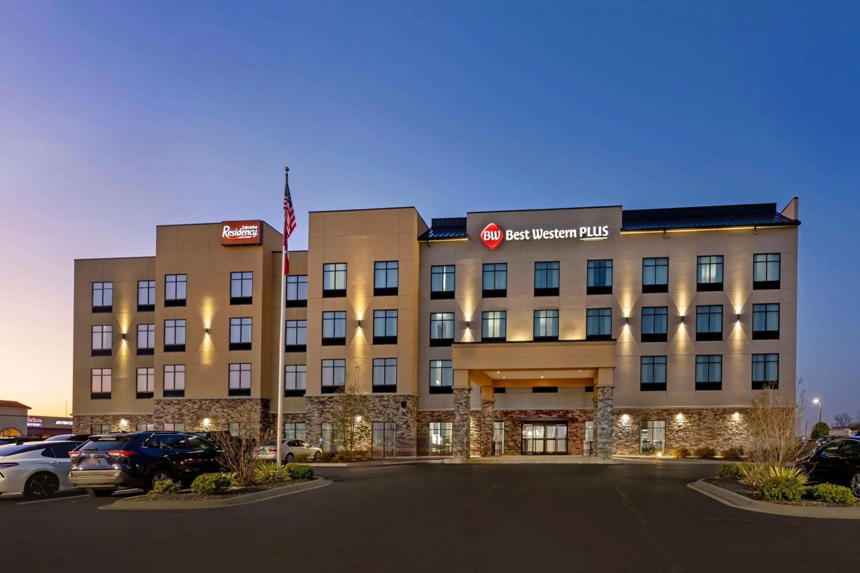 Property building in Best Western Plus Executive Residency Marion Property building in Best Western Plus Executive Residency Marion