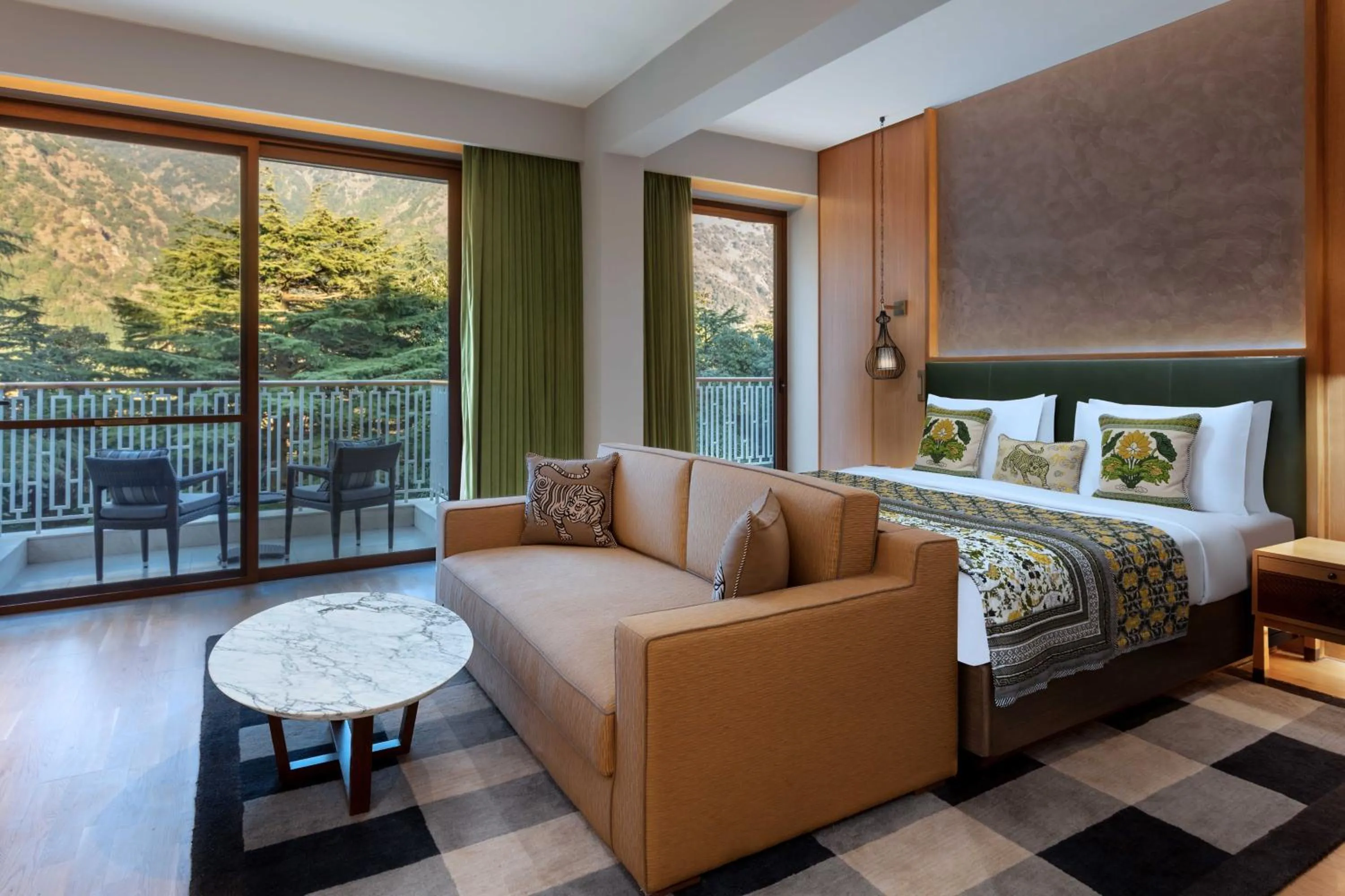 Living room, Bed in Hyatt Regency Dharamshala Resort