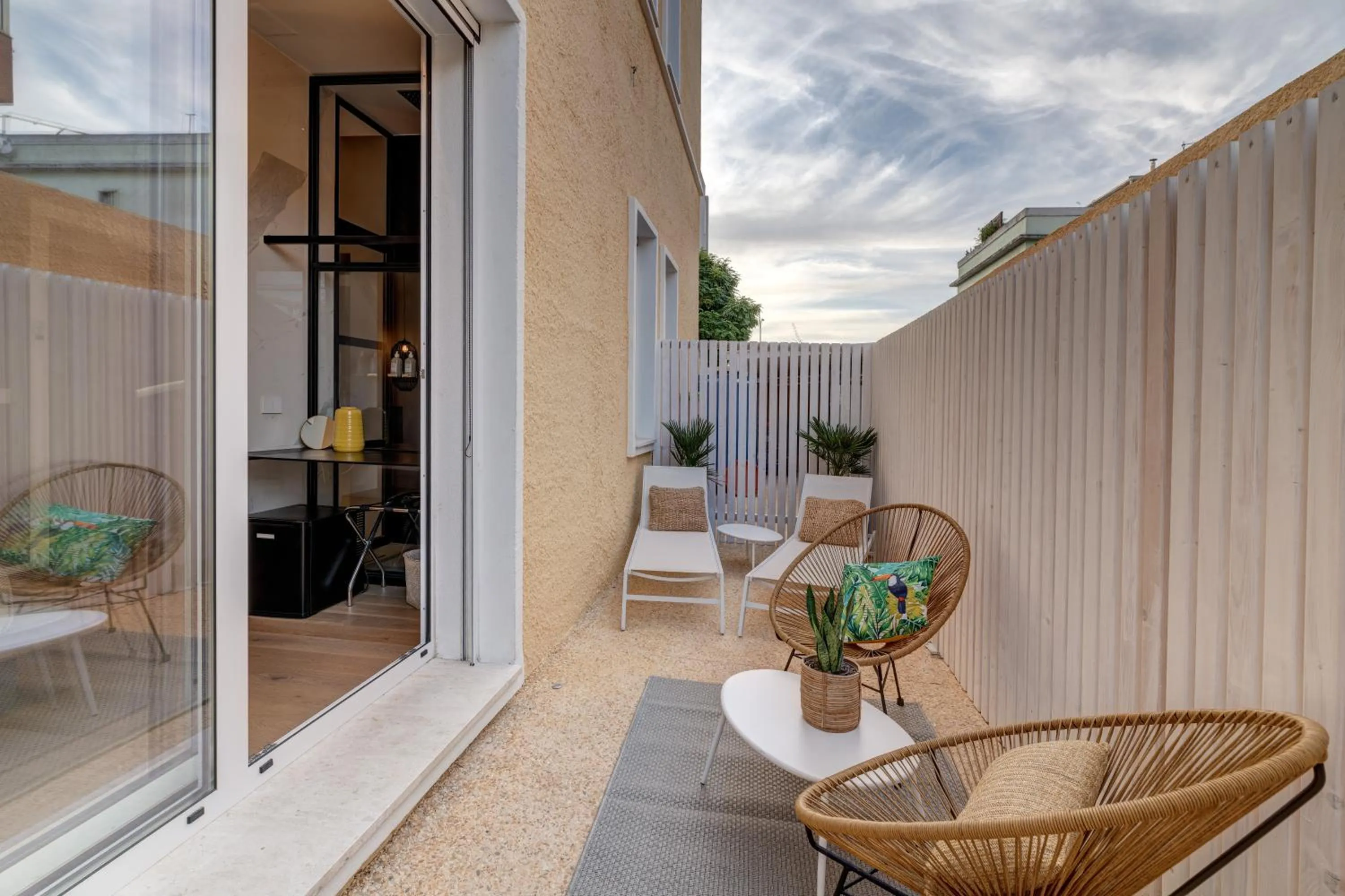 Patio in Le Palmette Suites