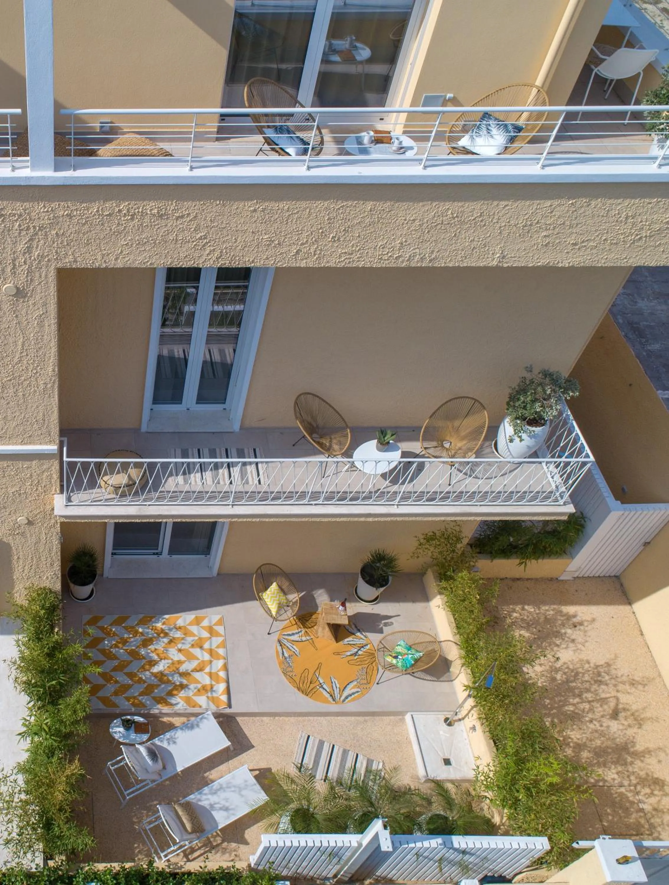 Patio in Le Palmette Suites
