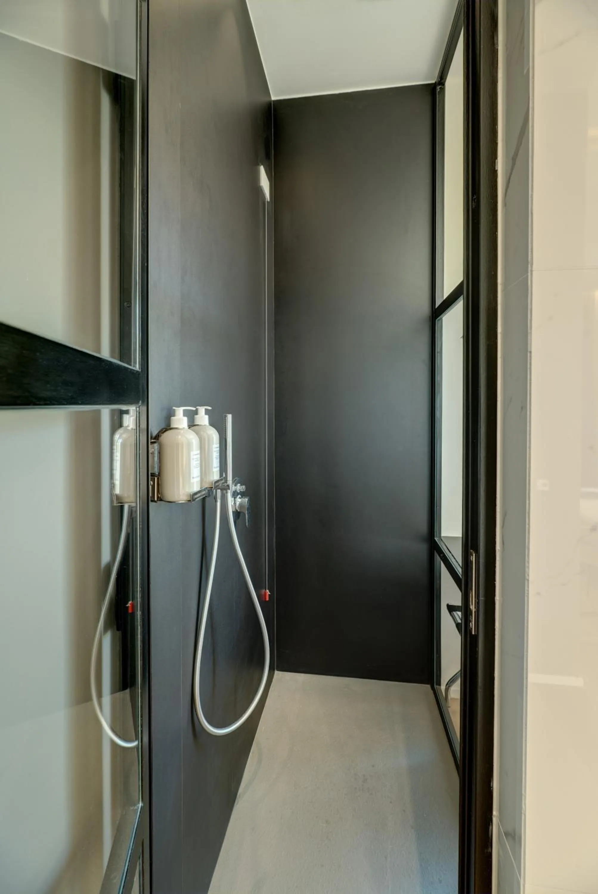 Shower in Le Palmette Suites