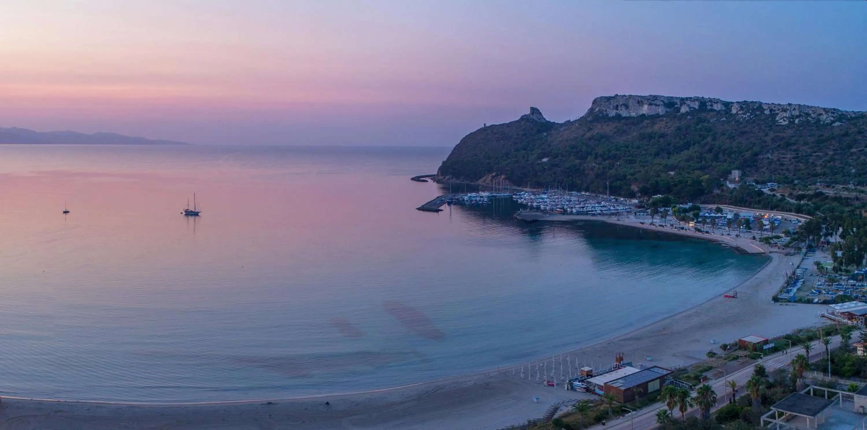 Natural landscape in Le Palmette Suites