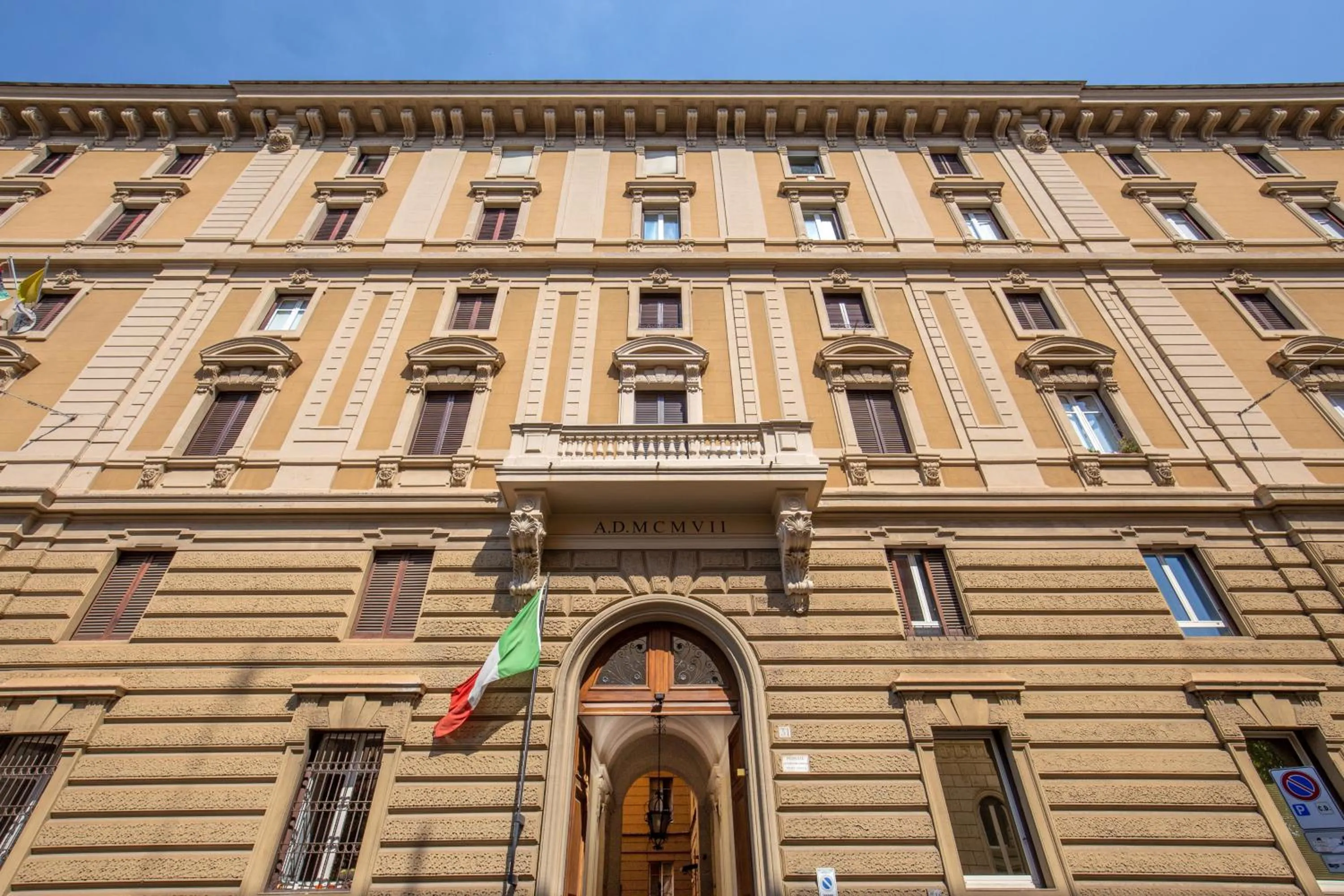 Property building in The Shell Rome Suite