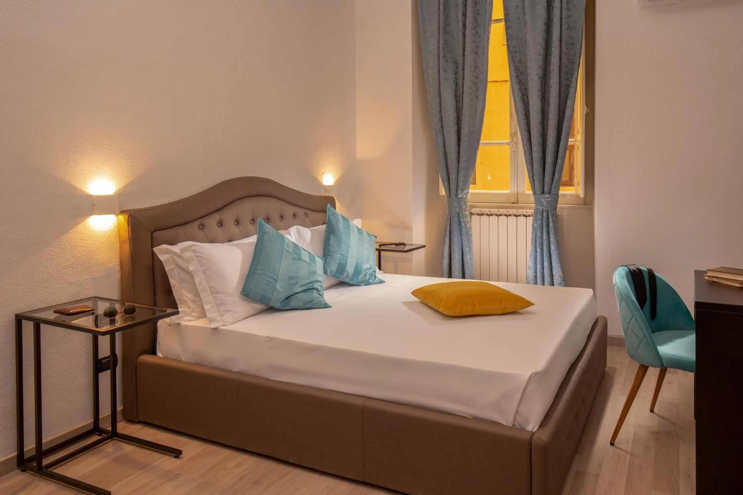 Bed in The Shell Rome Suite