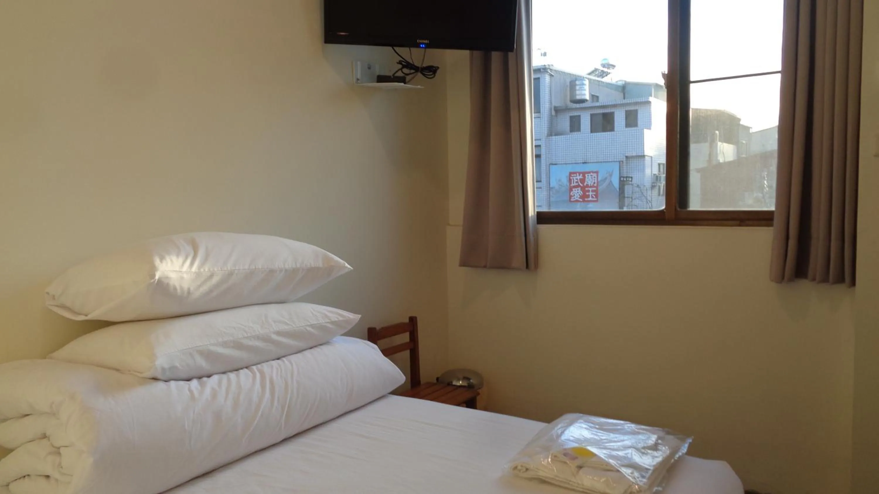 Temple Side Hostel